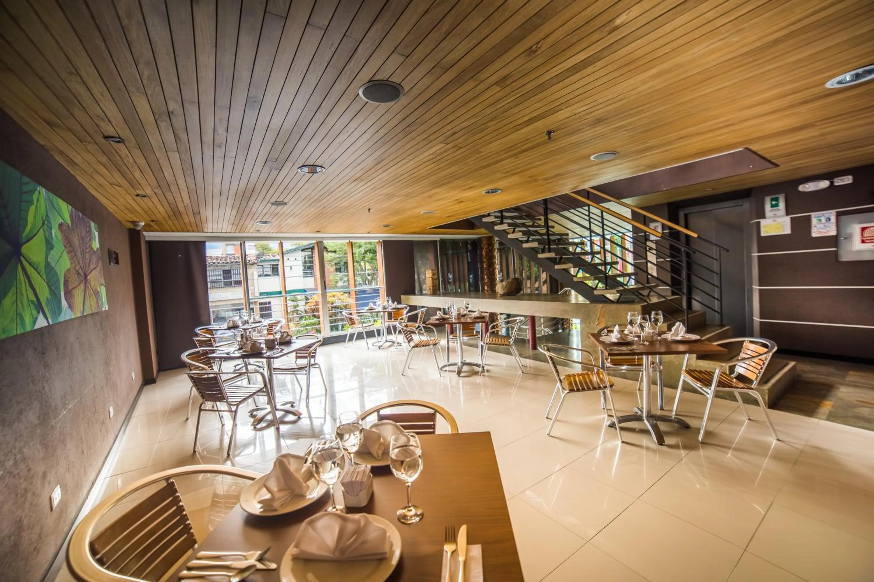 Restaurant/places to eat in Hotel Golden Palermo