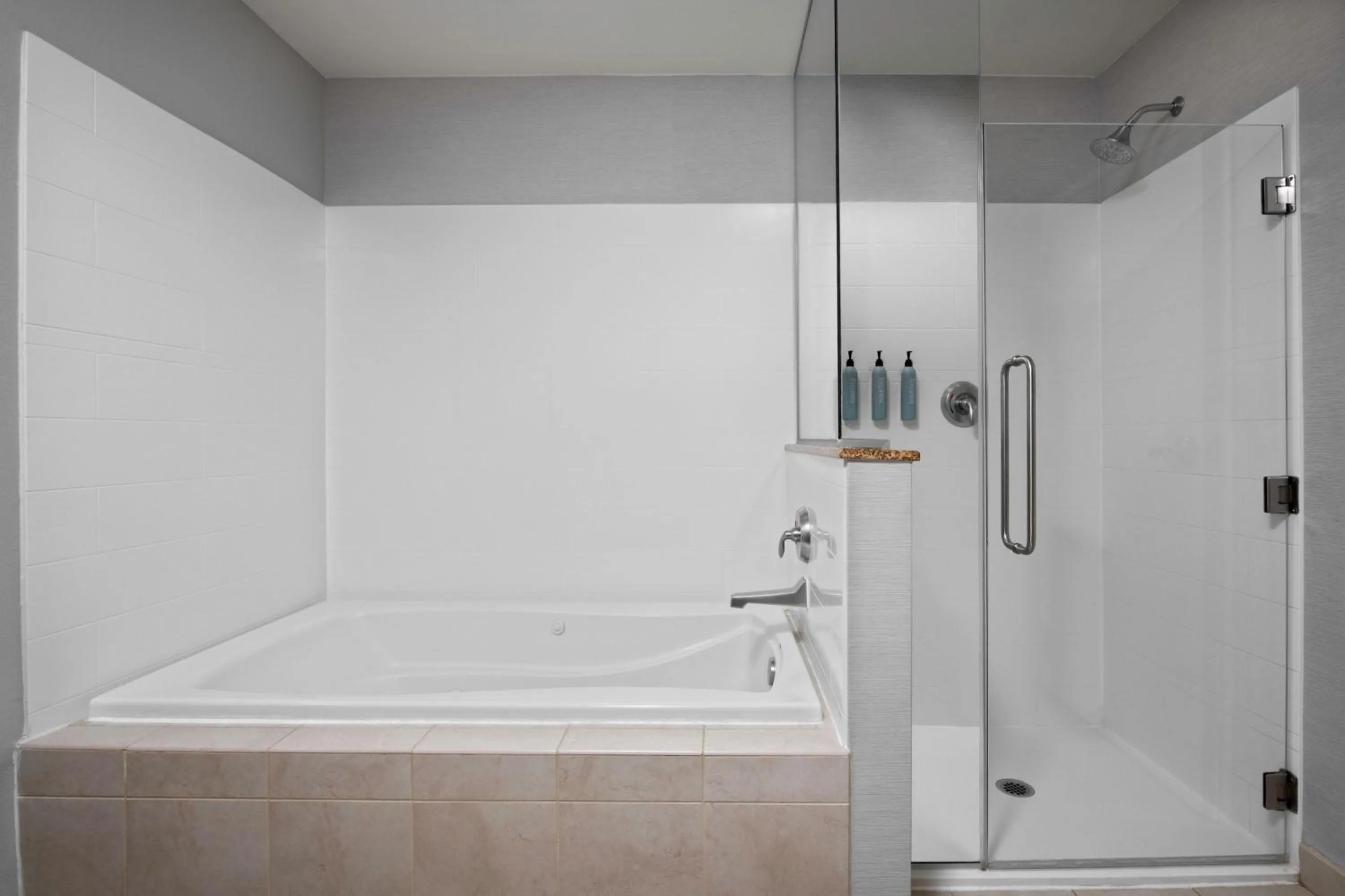 Bathroom in Courtyard Kansas City at Briarcliff