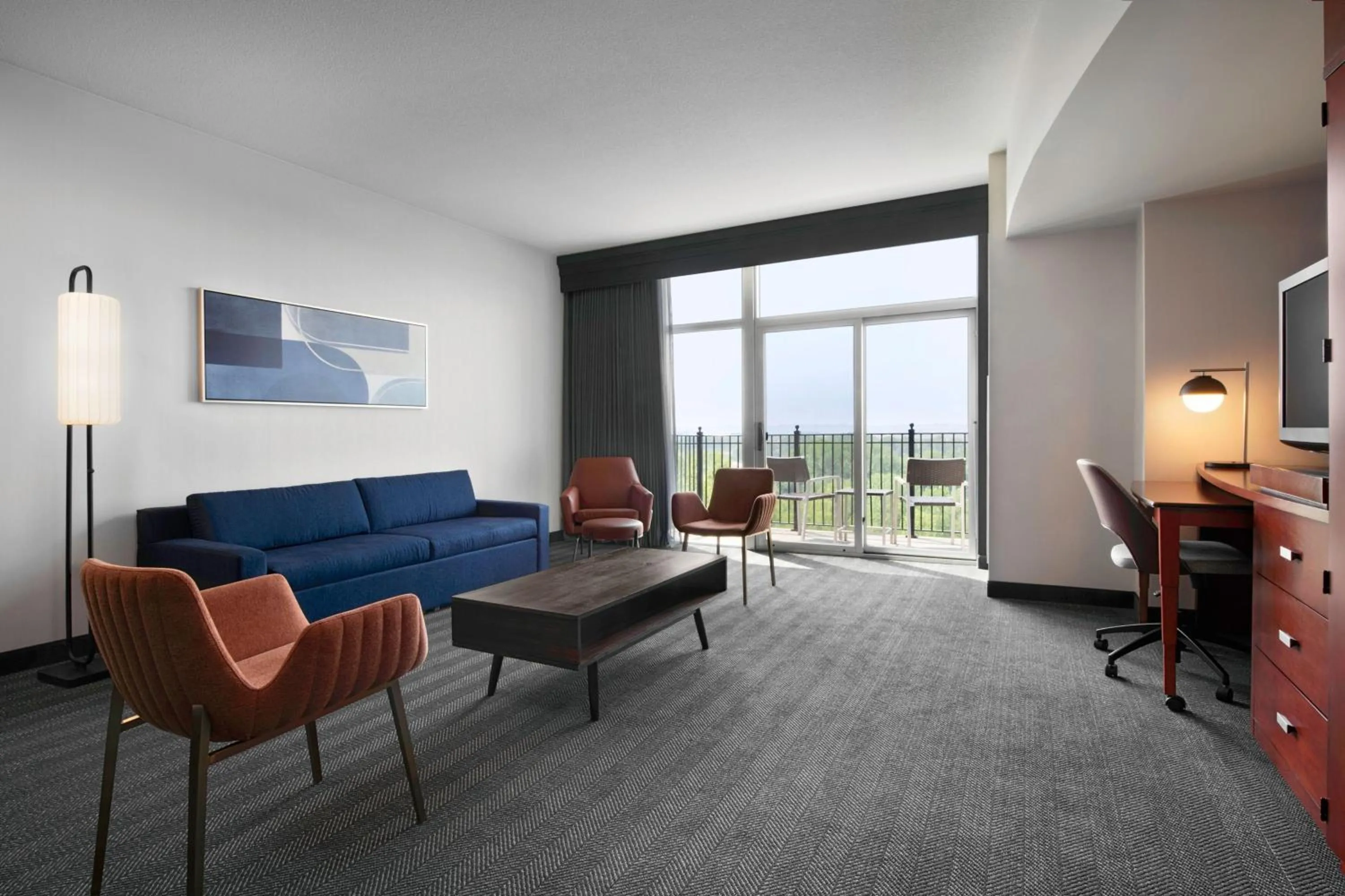 Living room in Courtyard Kansas City at Briarcliff