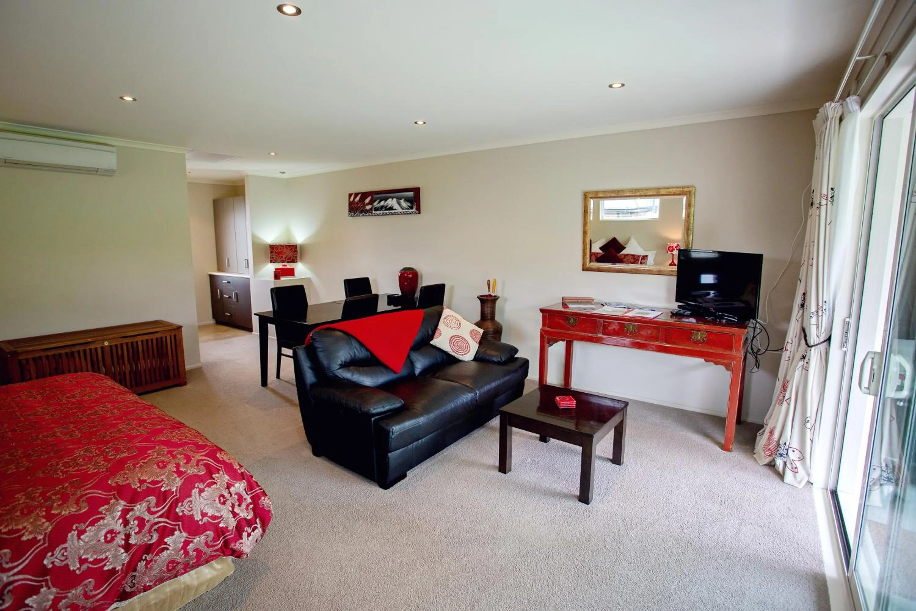 Bed in Marchmont Gardens