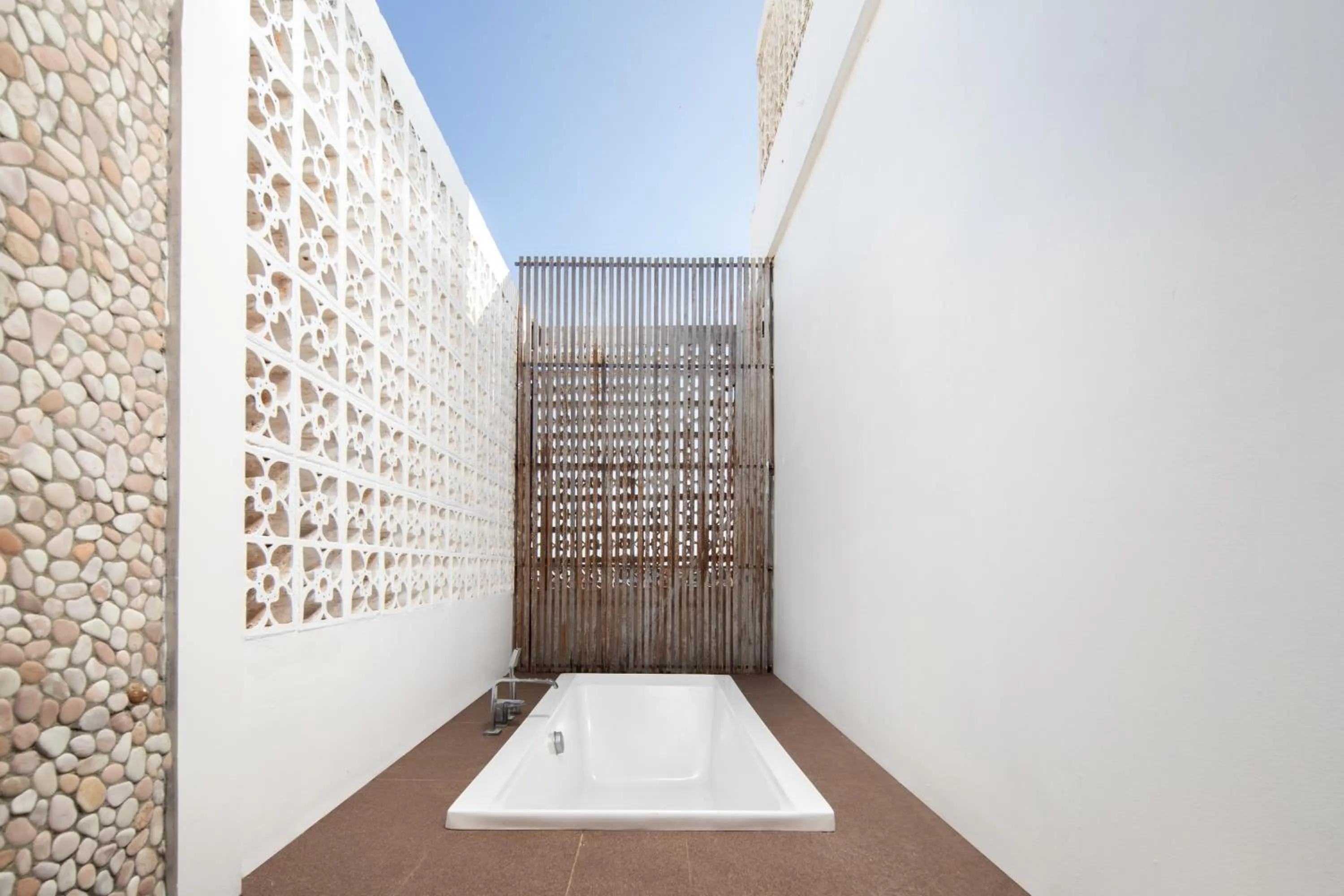 Bath in The Akmani Legian