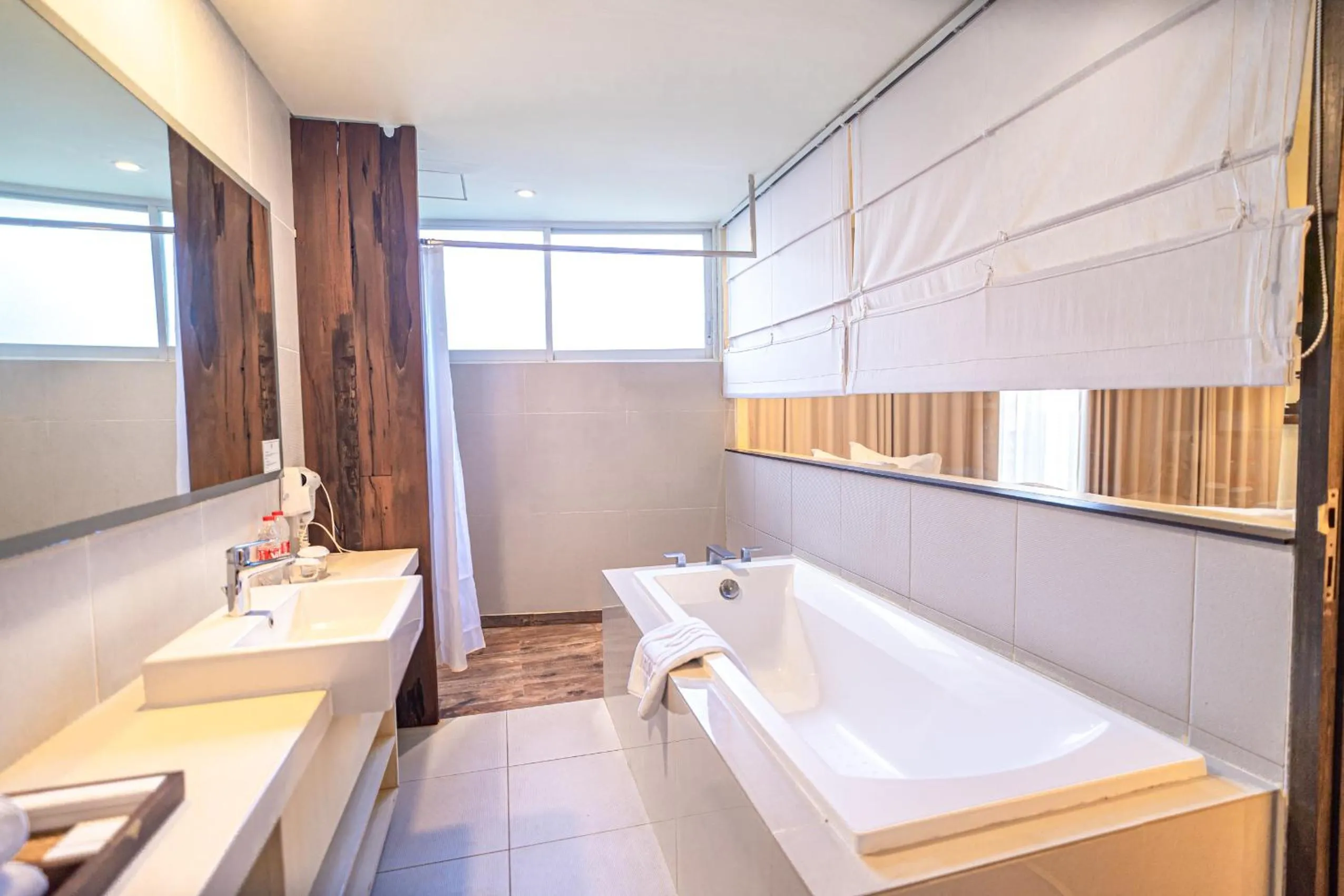 Bath in The Akmani Legian