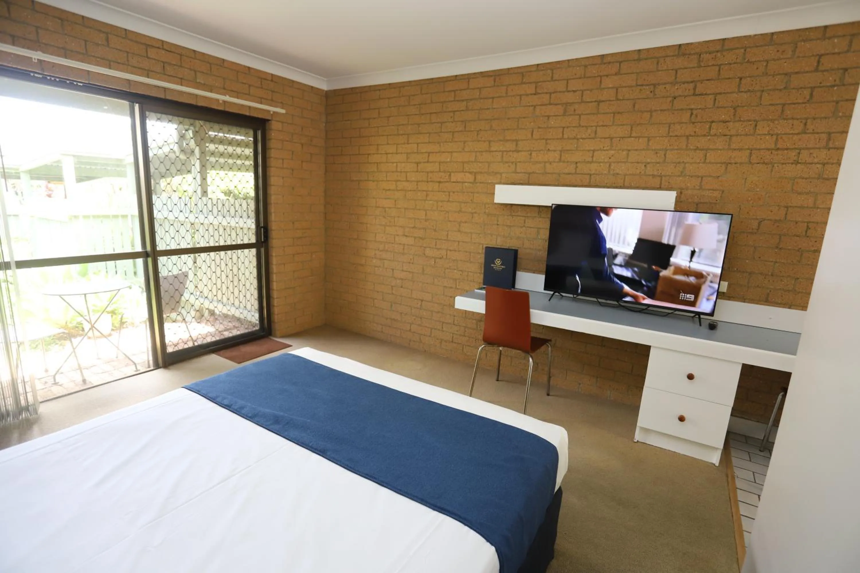 Bed in Great Eastern Motor Inn Gympie