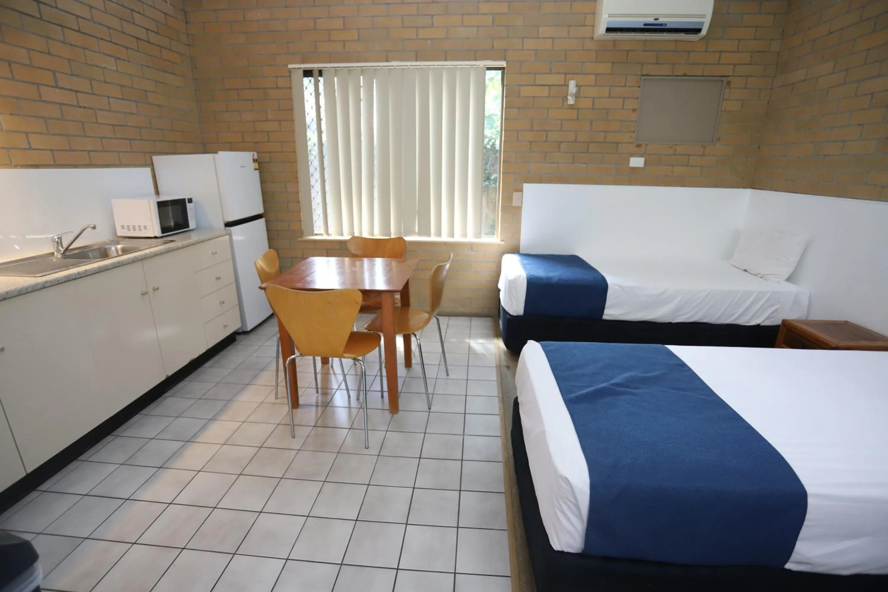 Bed in Great Eastern Motor Inn Gympie
