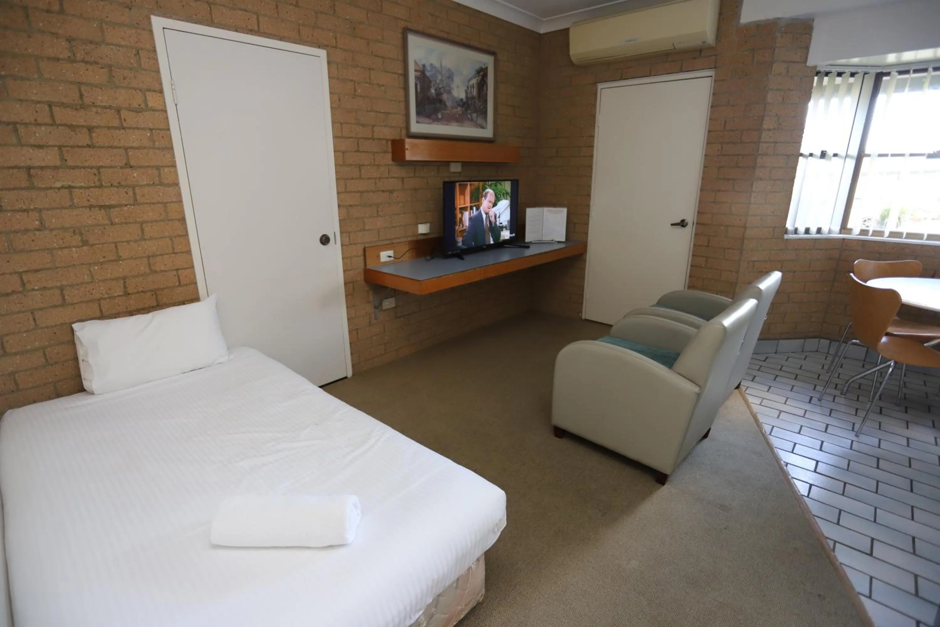 Bed in Great Eastern Motor Inn Gympie