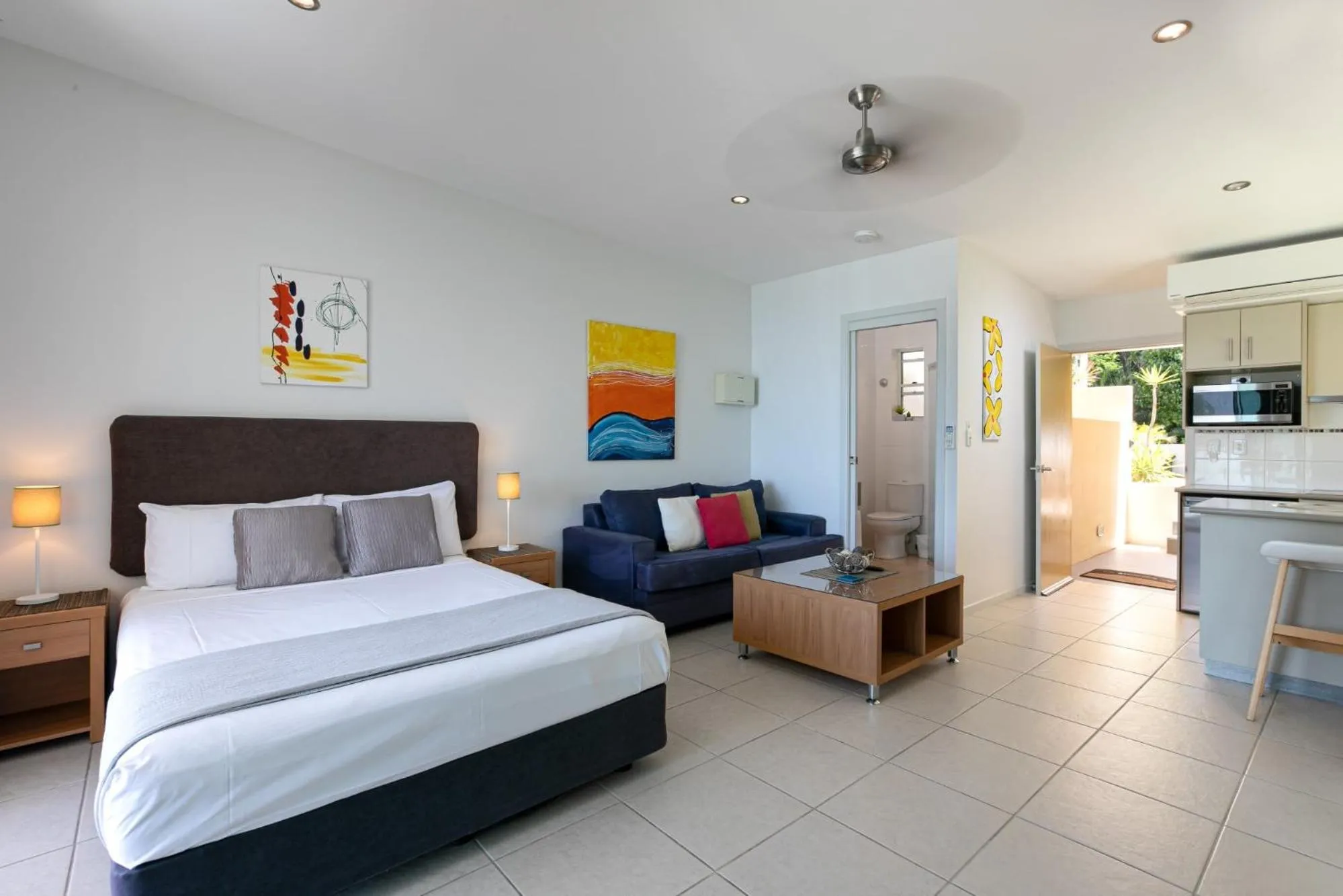 Bedroom, Bed in Waterview Airlie Beach