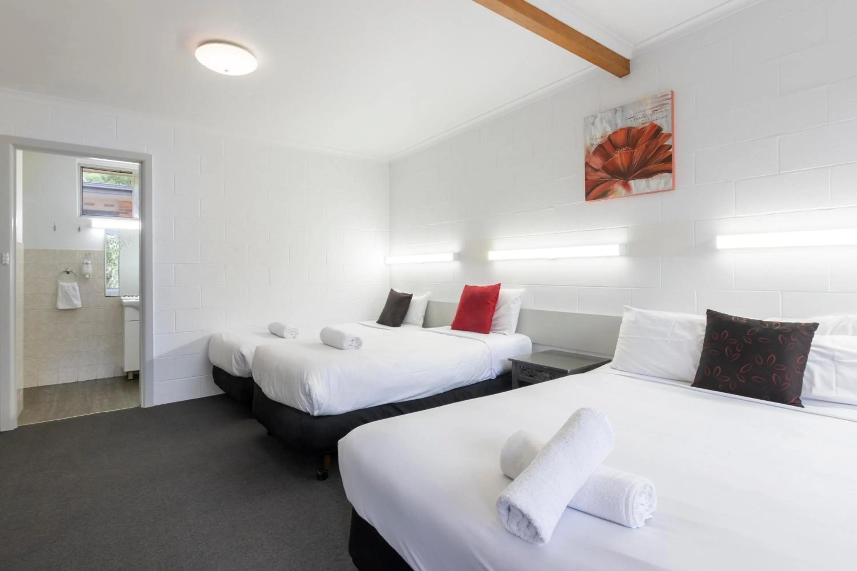 Bed in The Grampians Motel