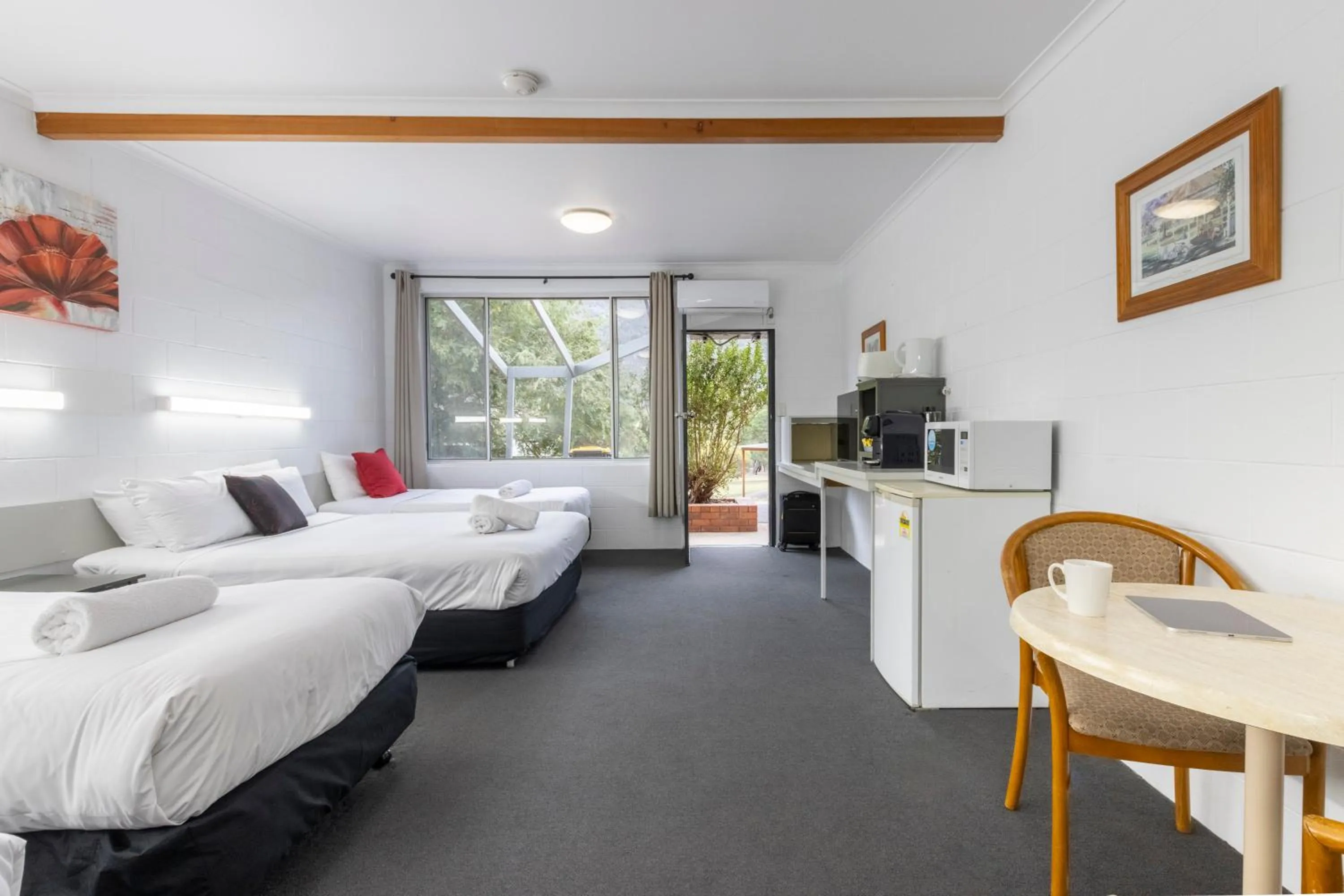 Bed in The Grampians Motel