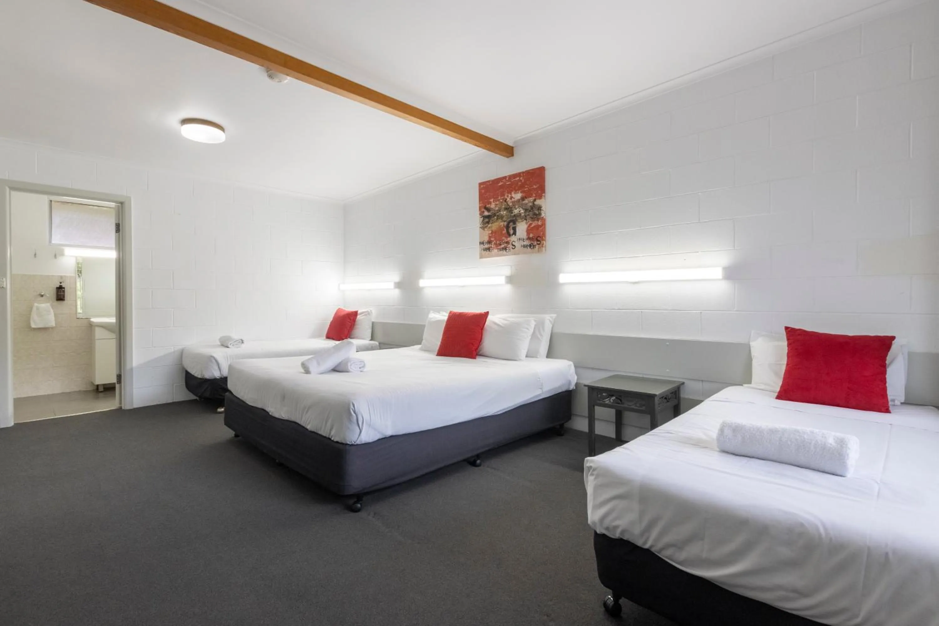 Bed in The Grampians Motel