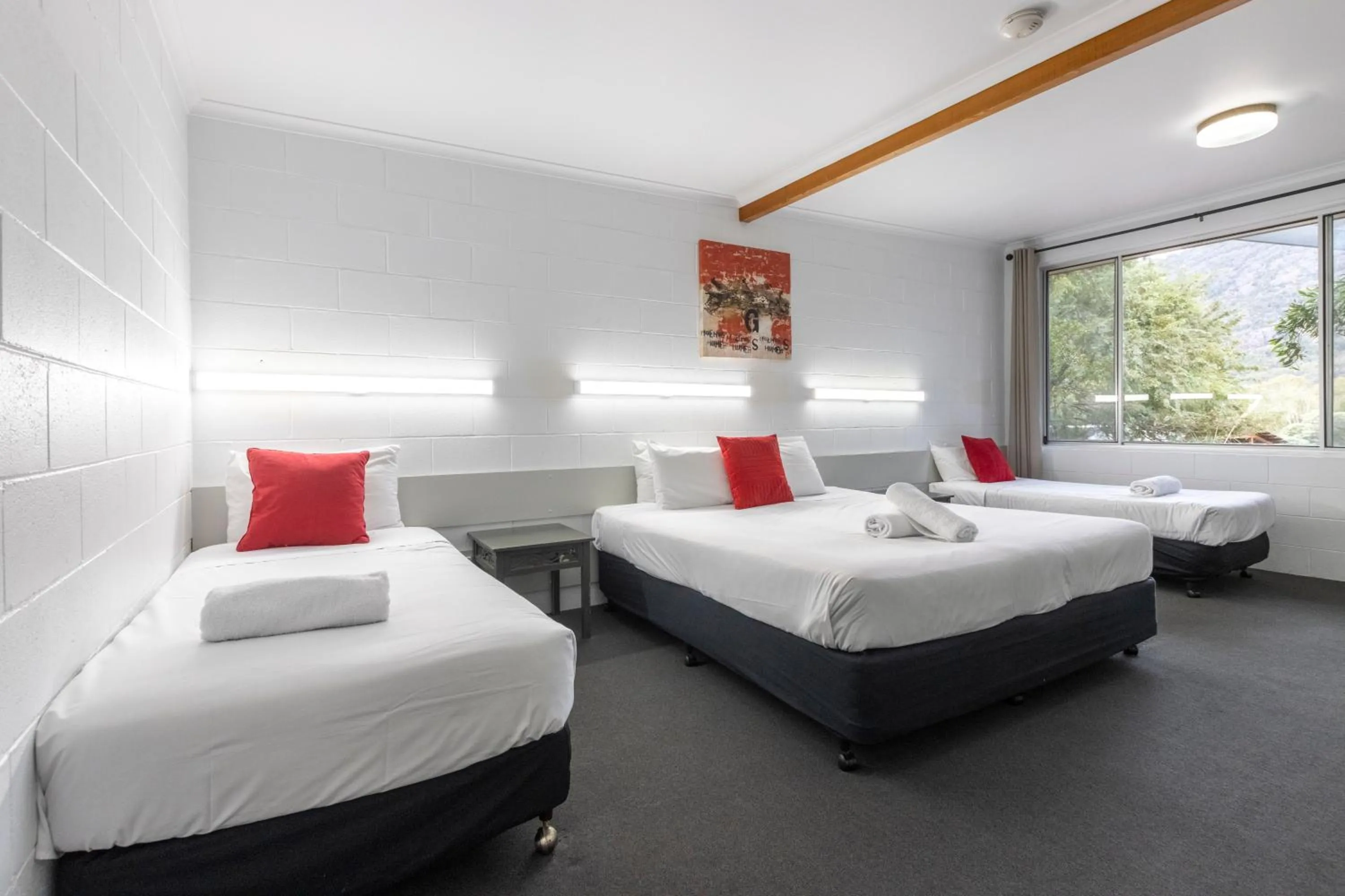 Bed in The Grampians Motel