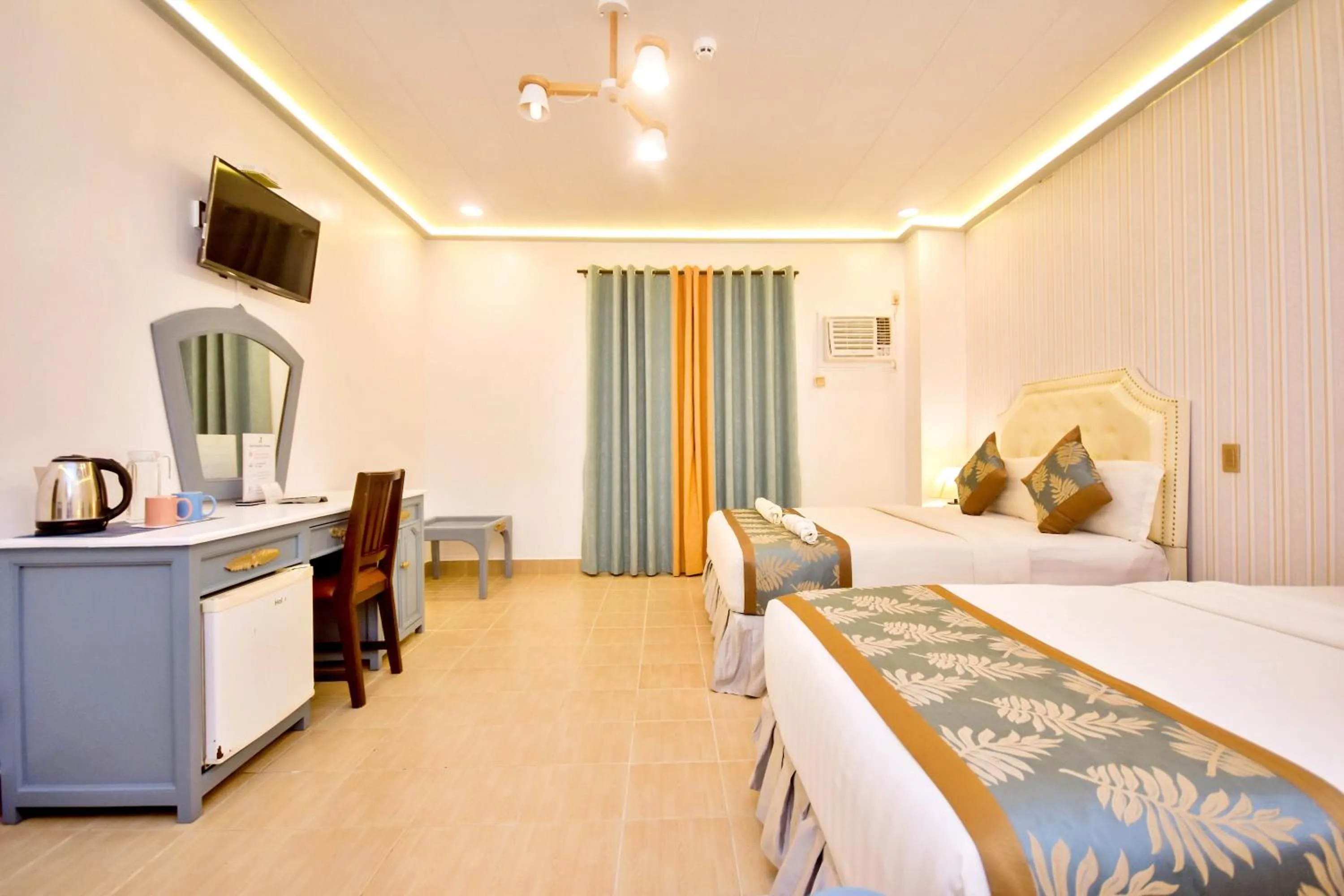 Photo of the whole room, Bed in Royal Park Resort Boracay