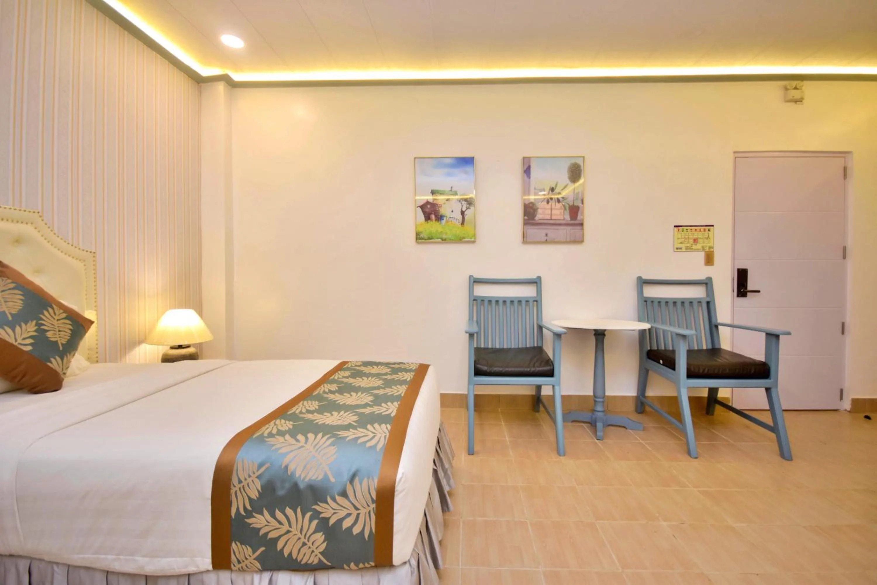 Seating area, Bed in Royal Park Resort Boracay