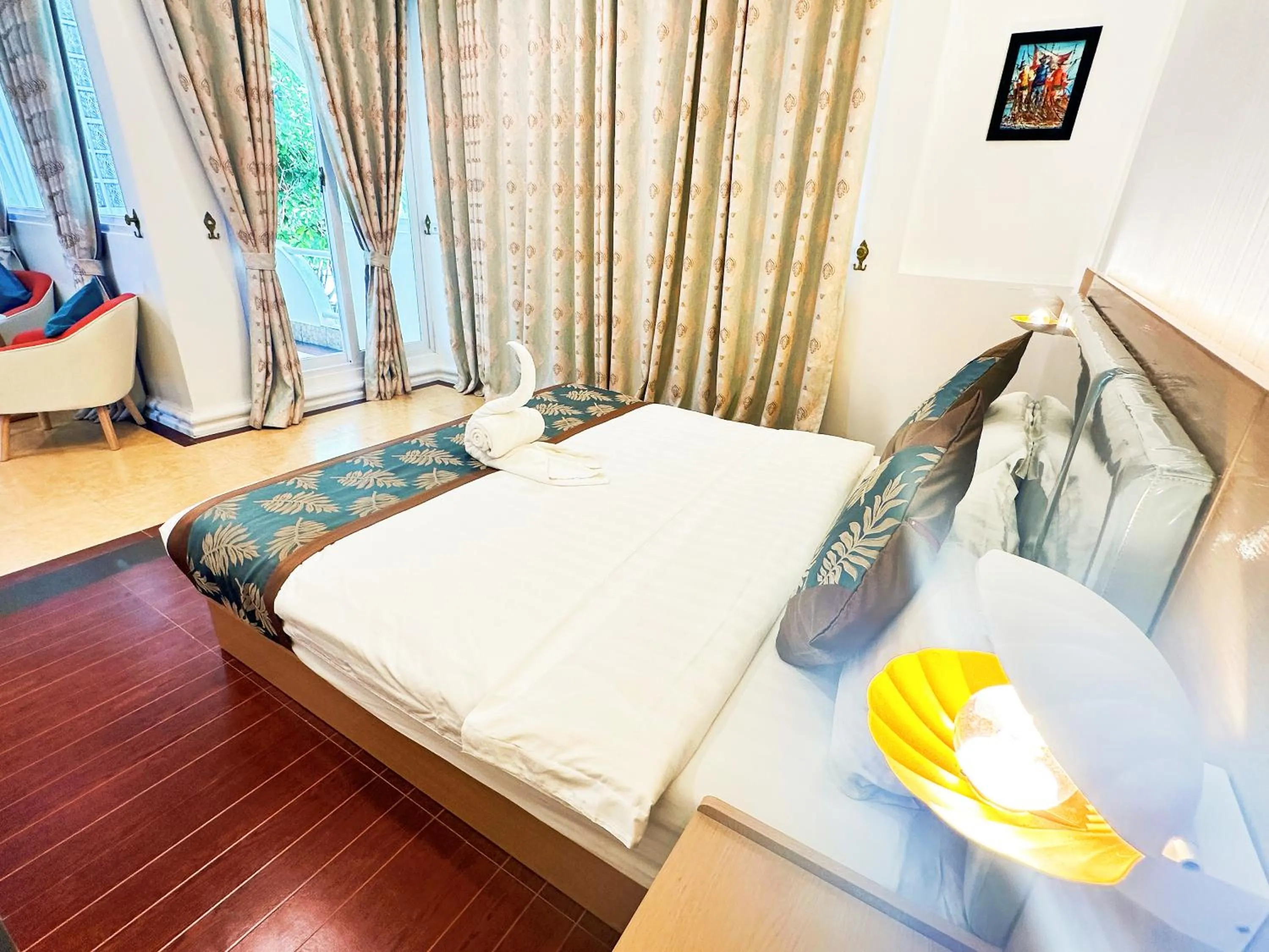 Bed in Royal Park Resort Boracay