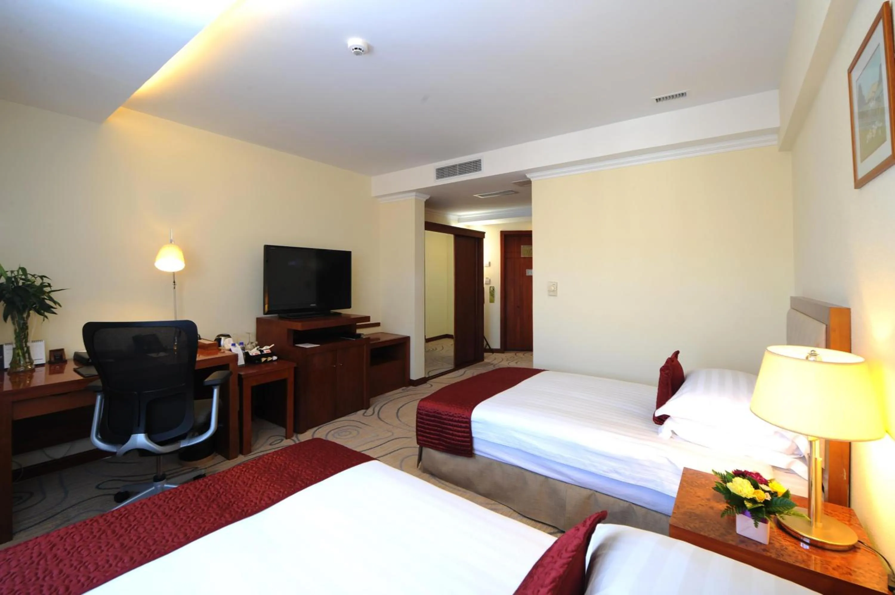 Bedroom, Bed in Kempinski Hotel Khan Palace