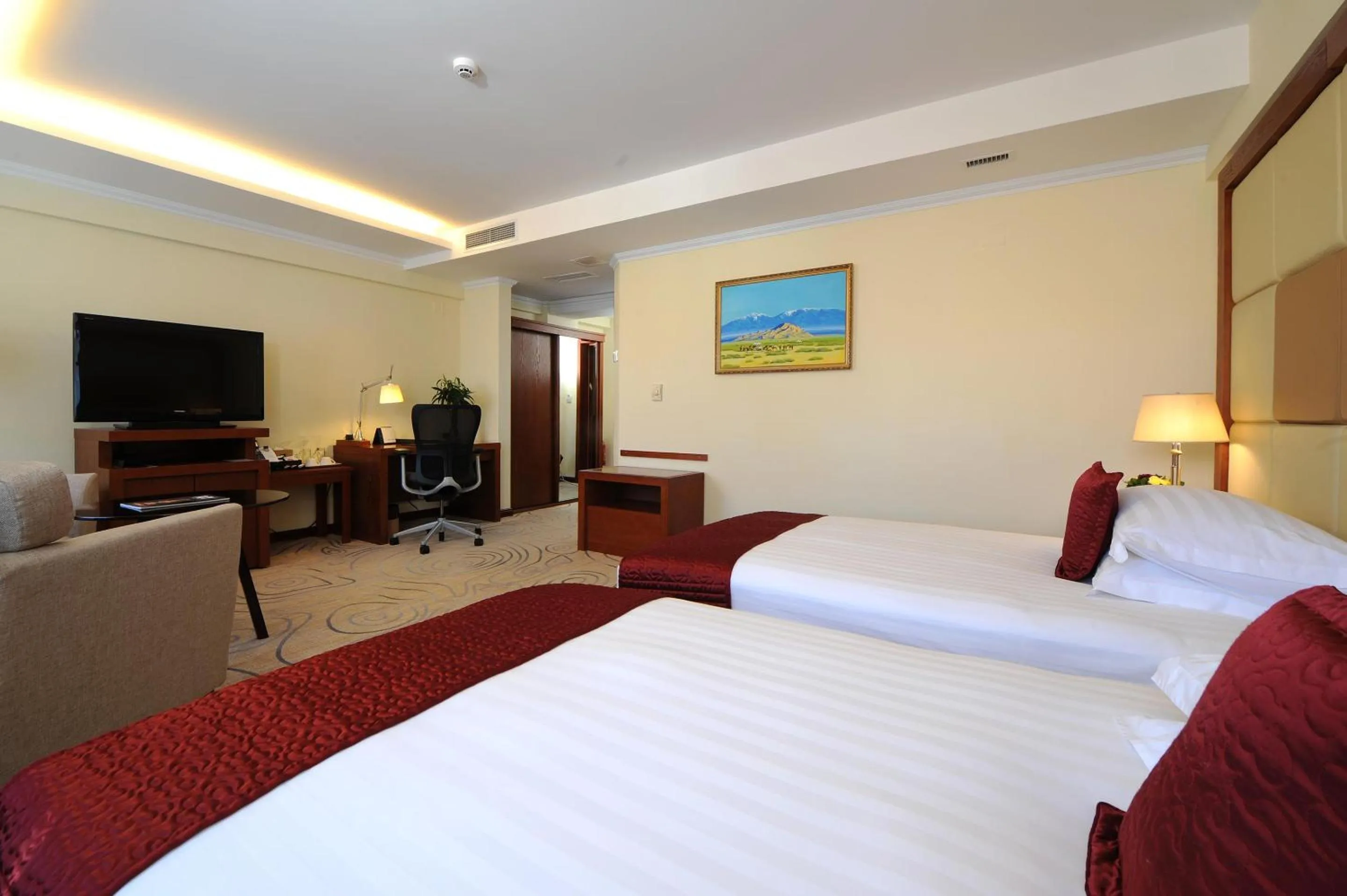 Bedroom, Bed in Kempinski Hotel Khan Palace