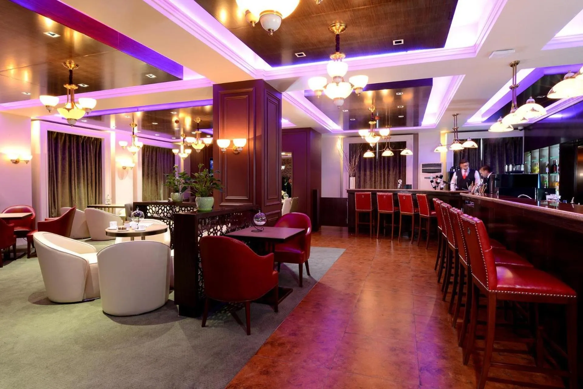 Restaurant/places to eat in Kempinski Hotel Khan Palace