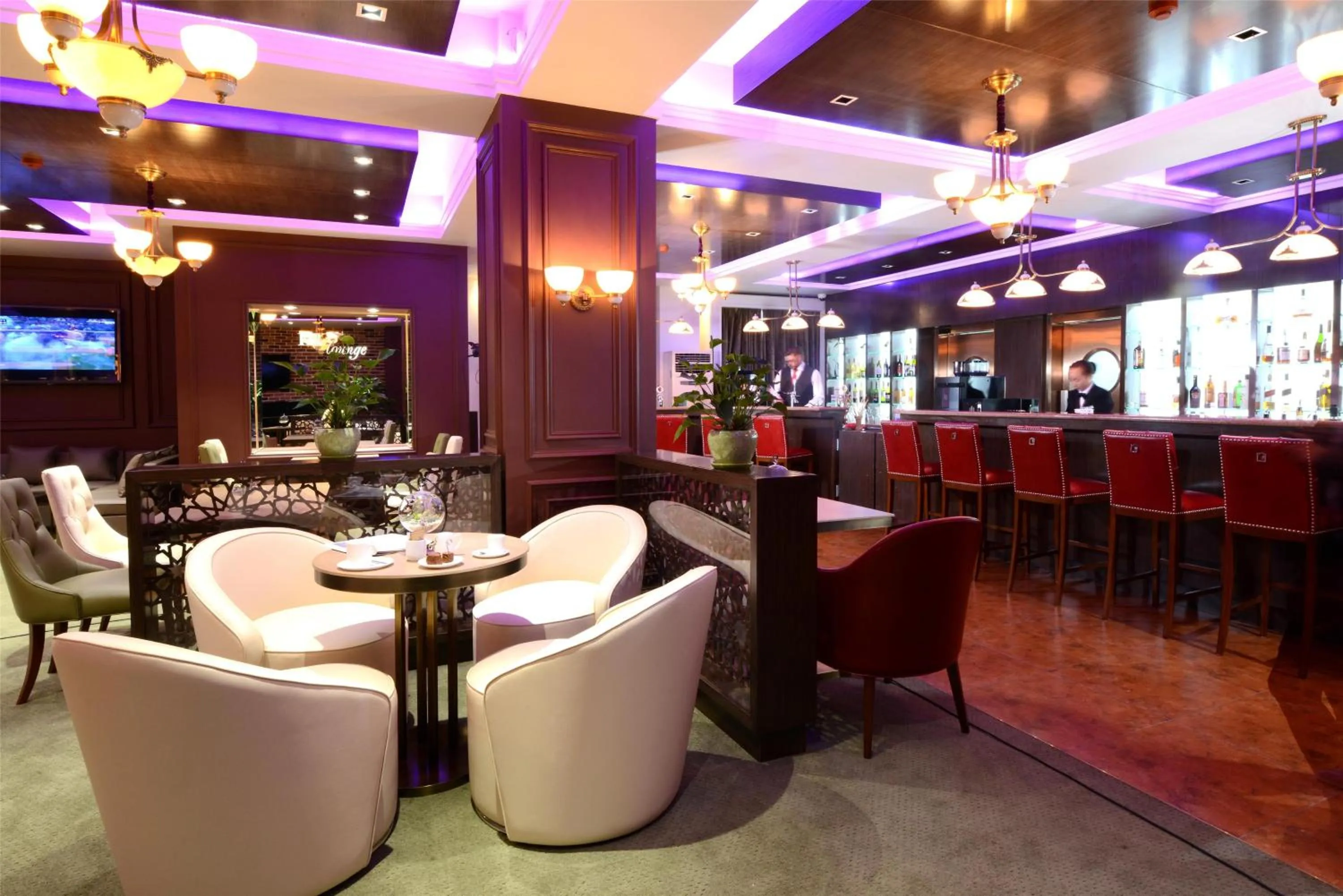 Restaurant/places to eat in Kempinski Hotel Khan Palace