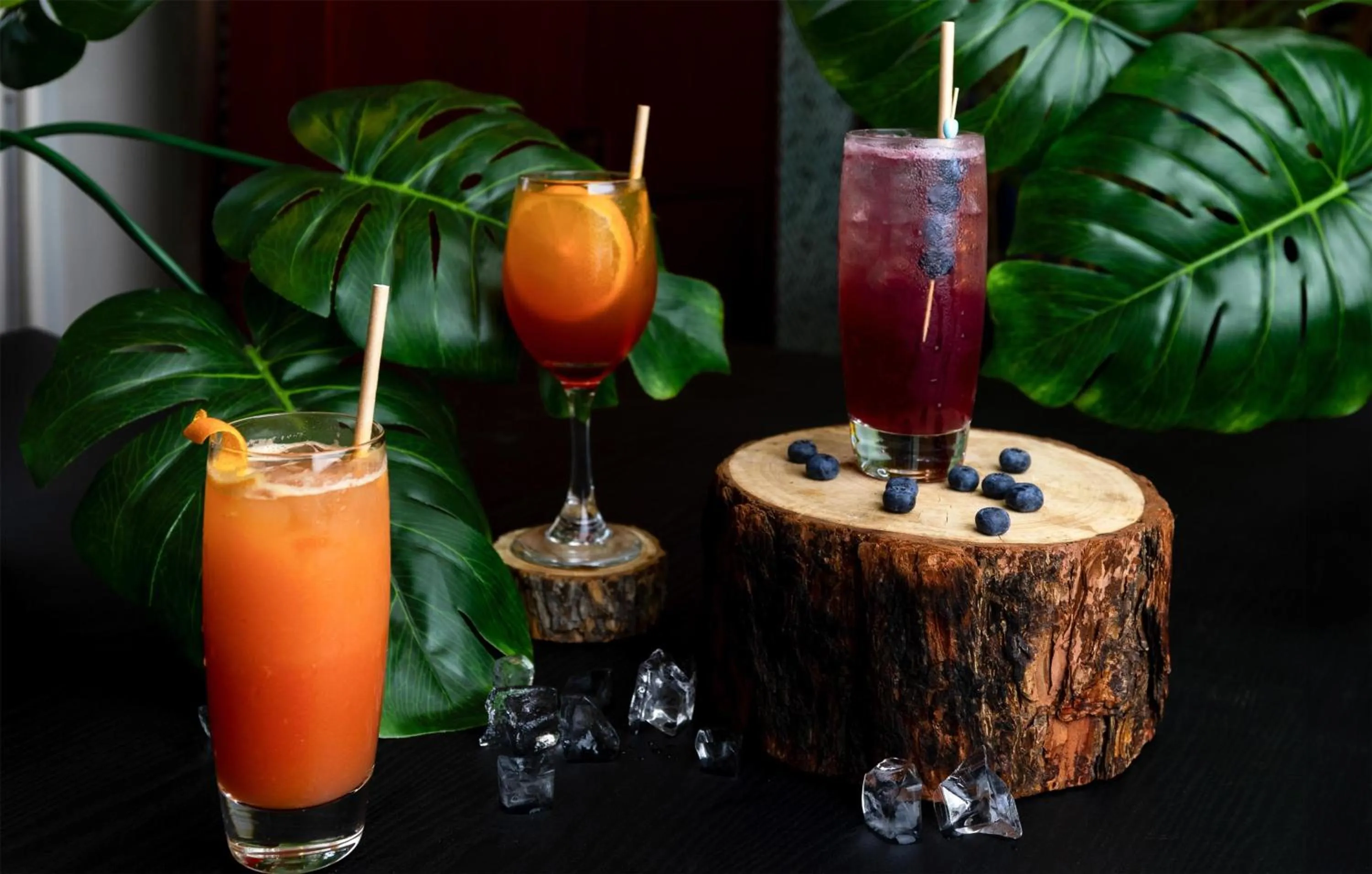 Restaurant/places to eat in Kempinski Hotel Khan Palace