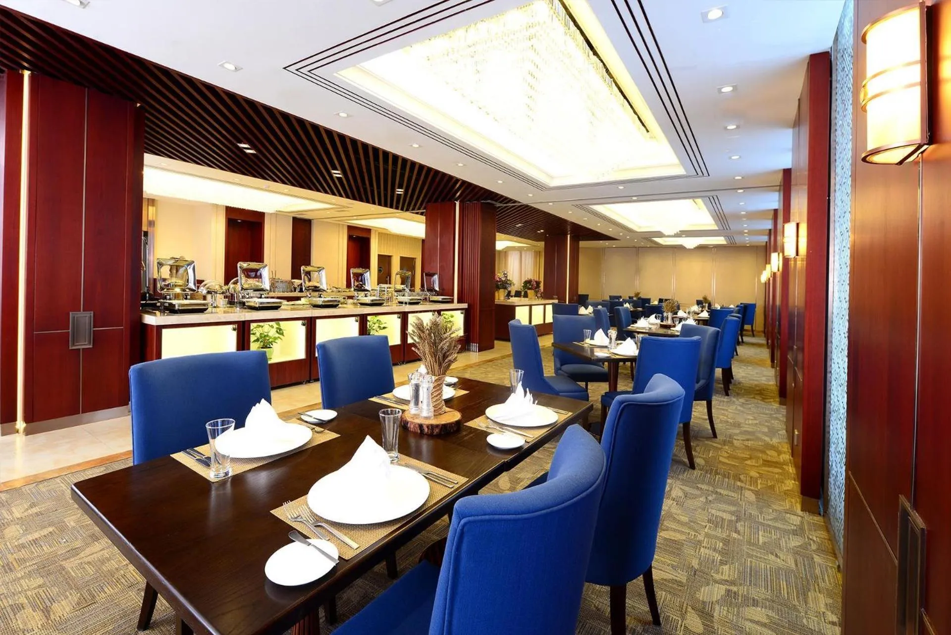 Restaurant/places to eat in Kempinski Hotel Khan Palace