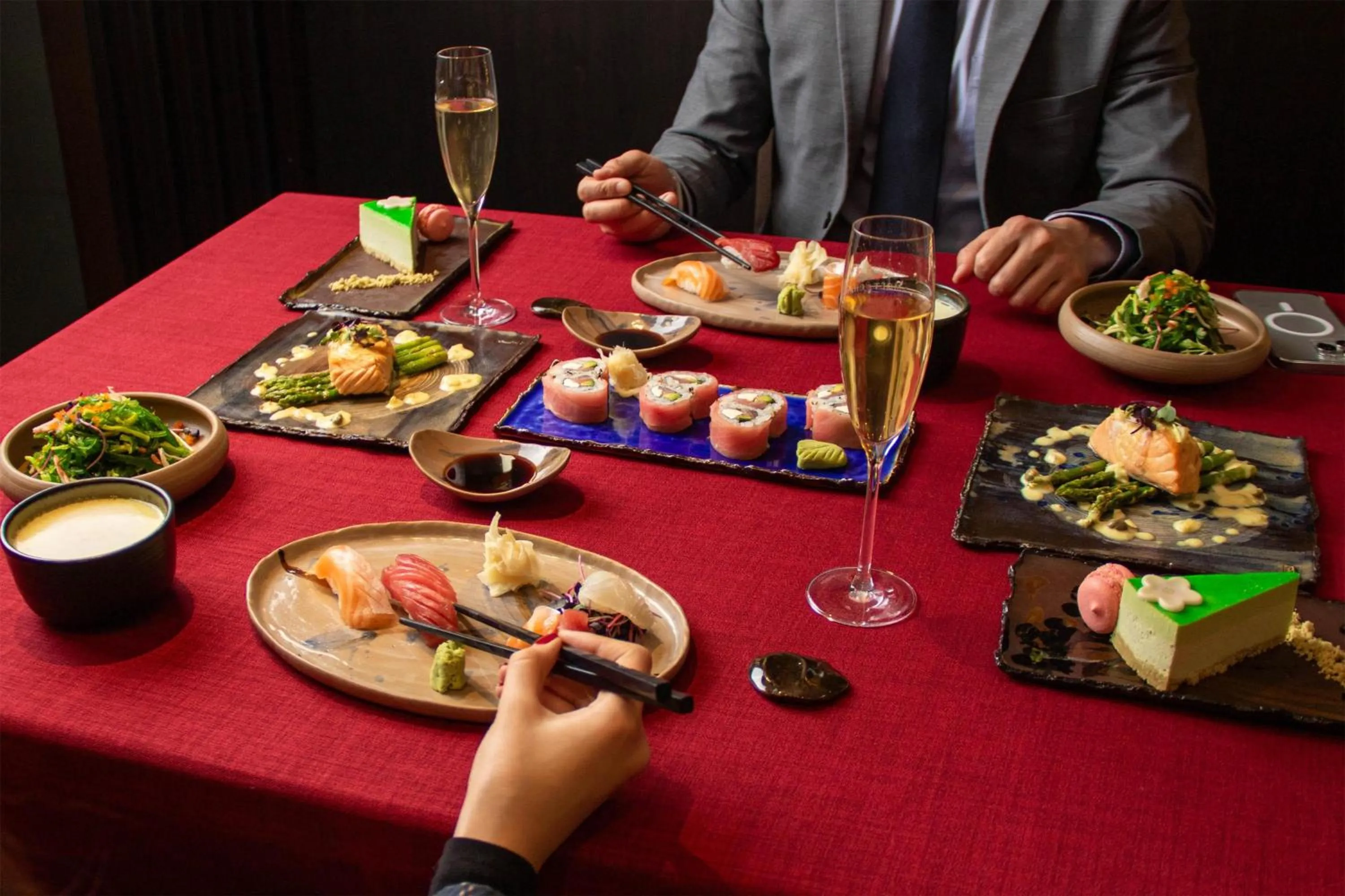 Restaurant/places to eat in Kempinski Hotel Khan Palace