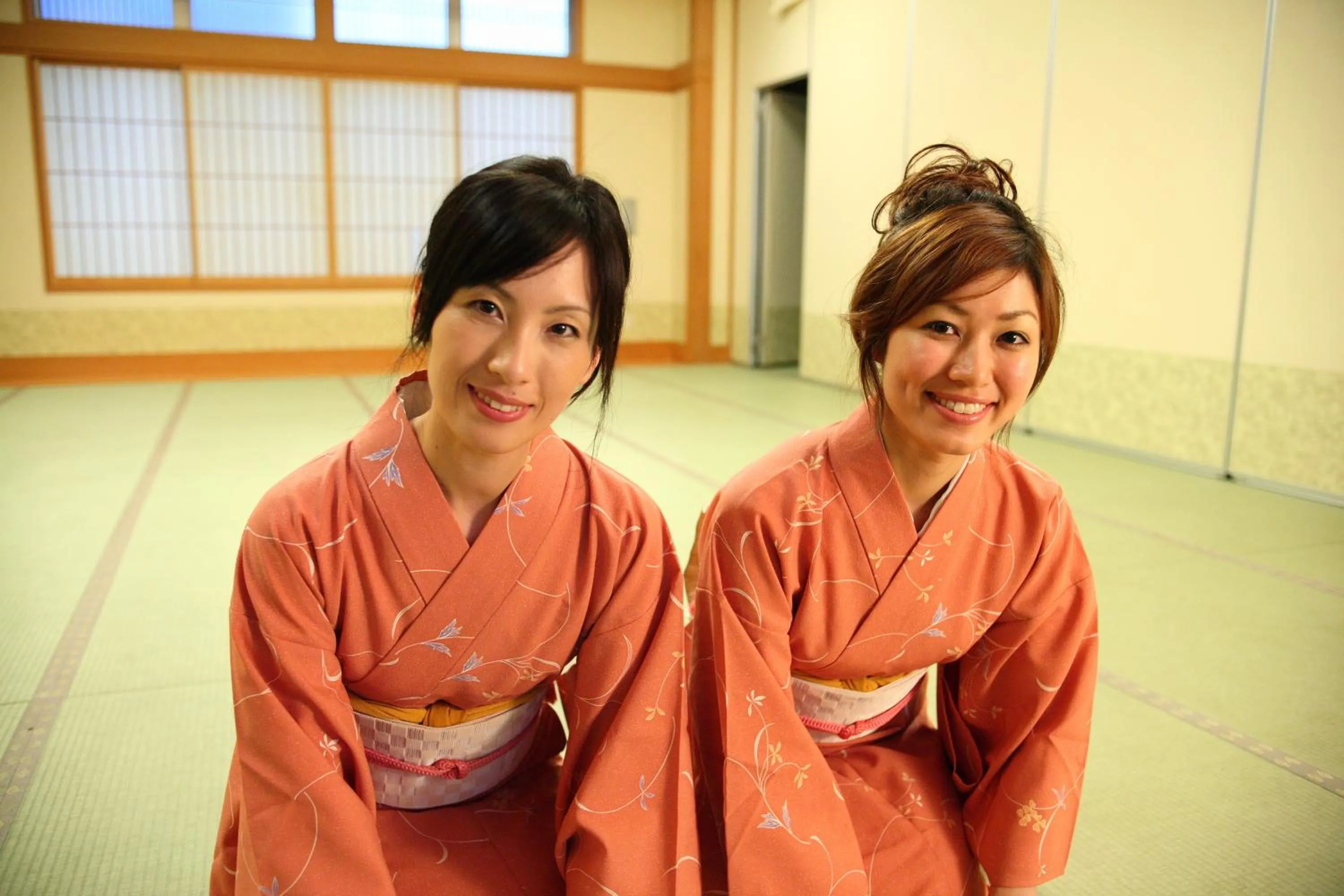 People in Biwako Ryokusuitei
