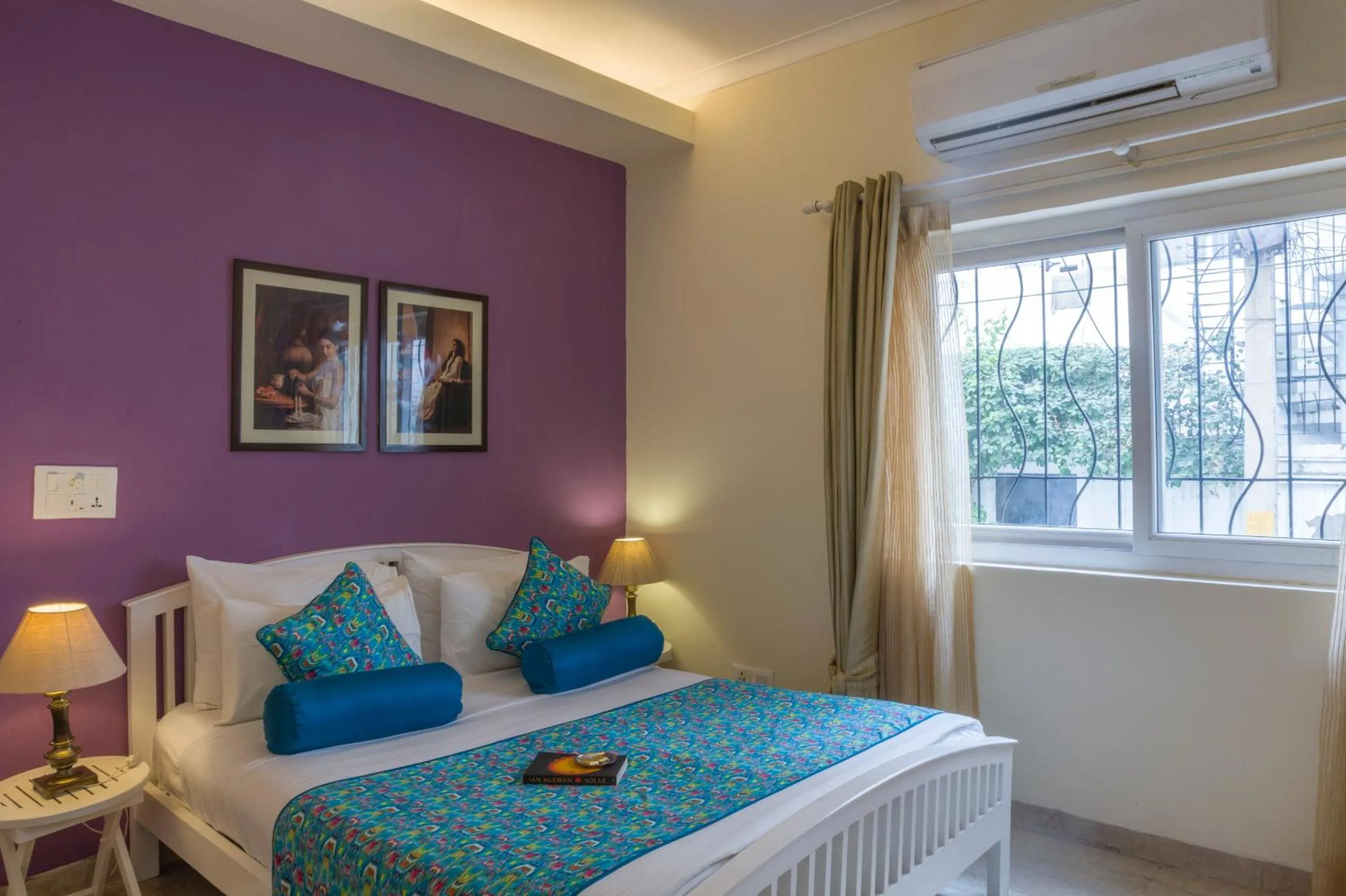 Bed in Colonel's Retreat 2