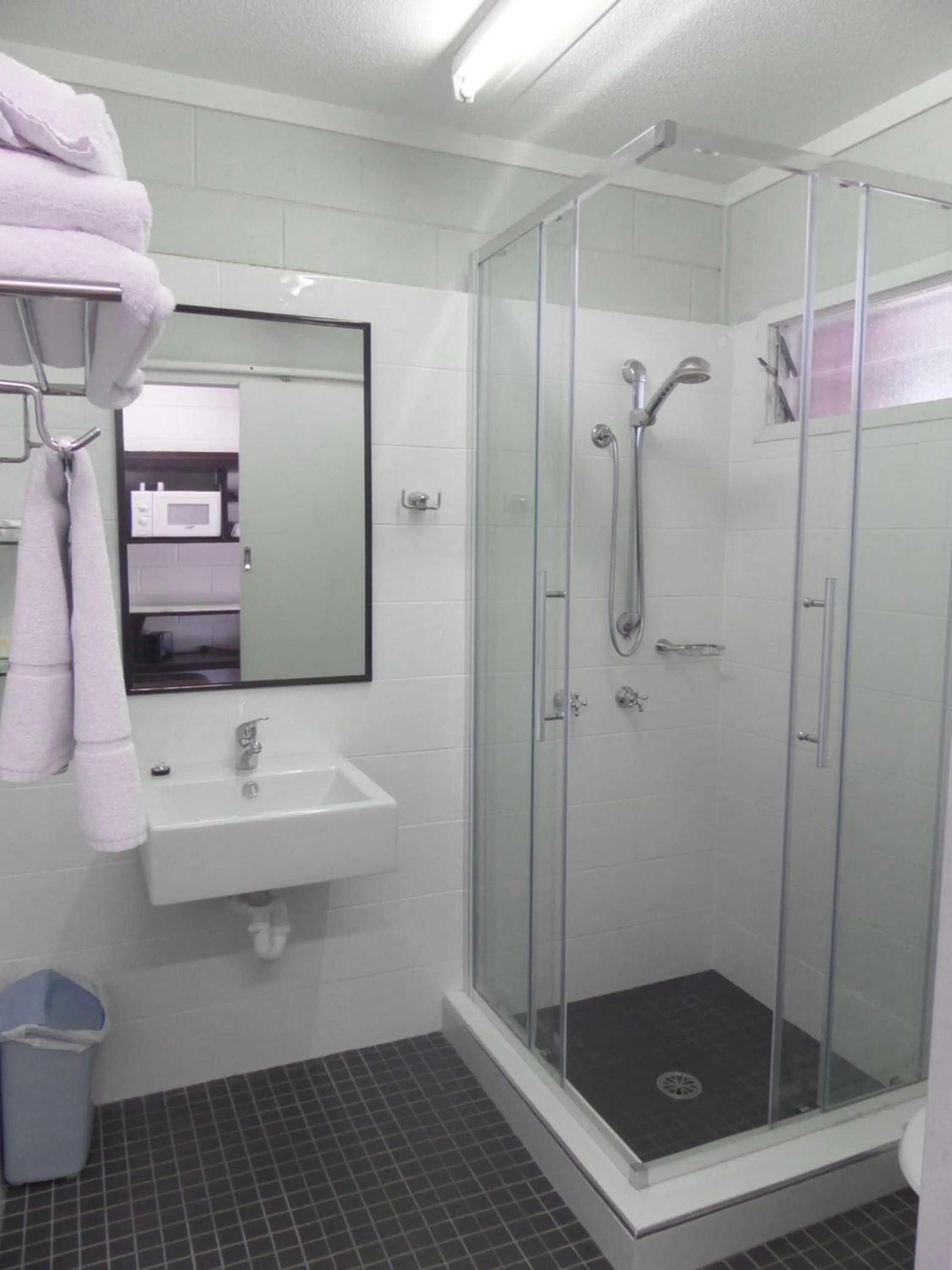 Bathroom in Motel Oasis