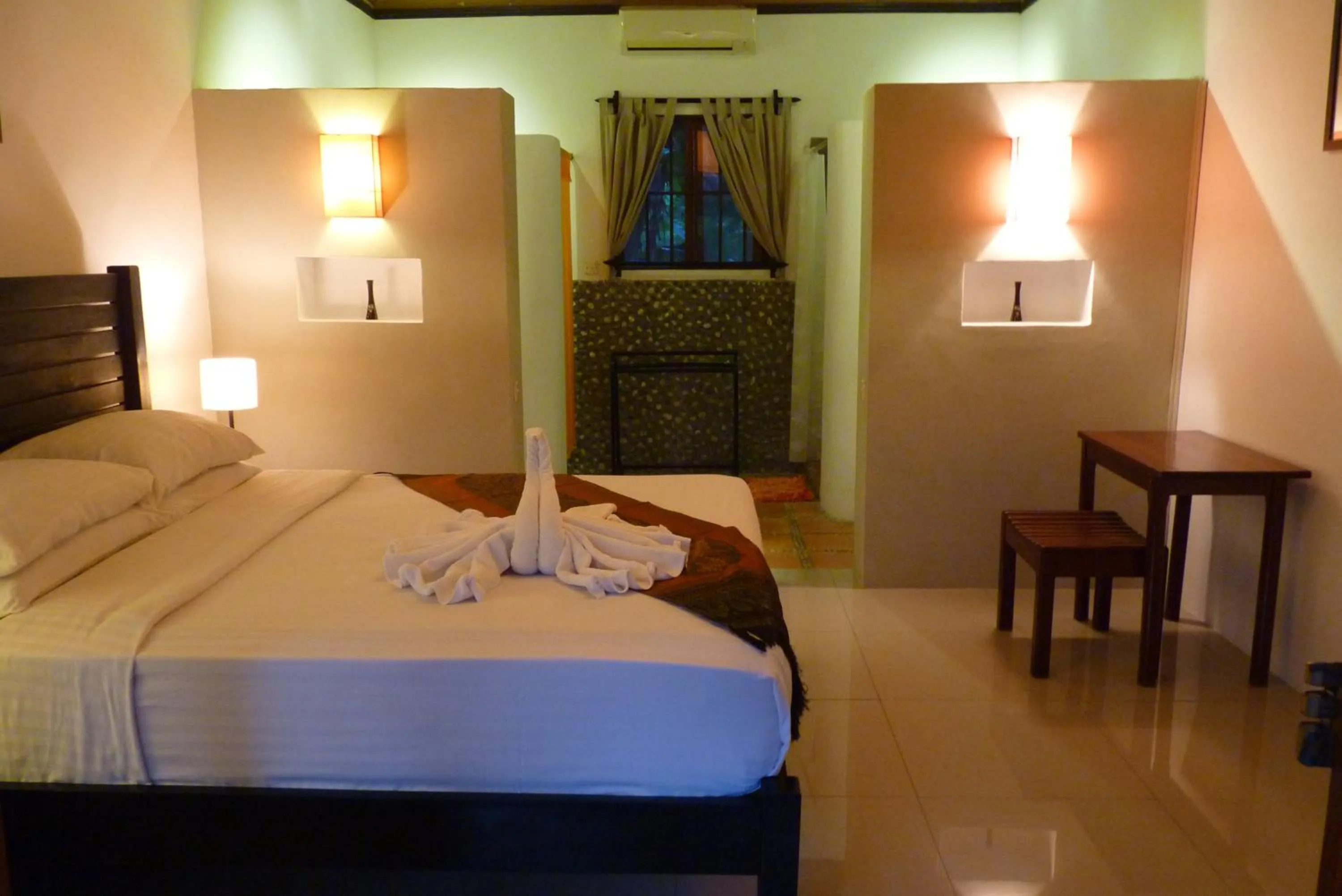 Bed in Raingsey Bungalow