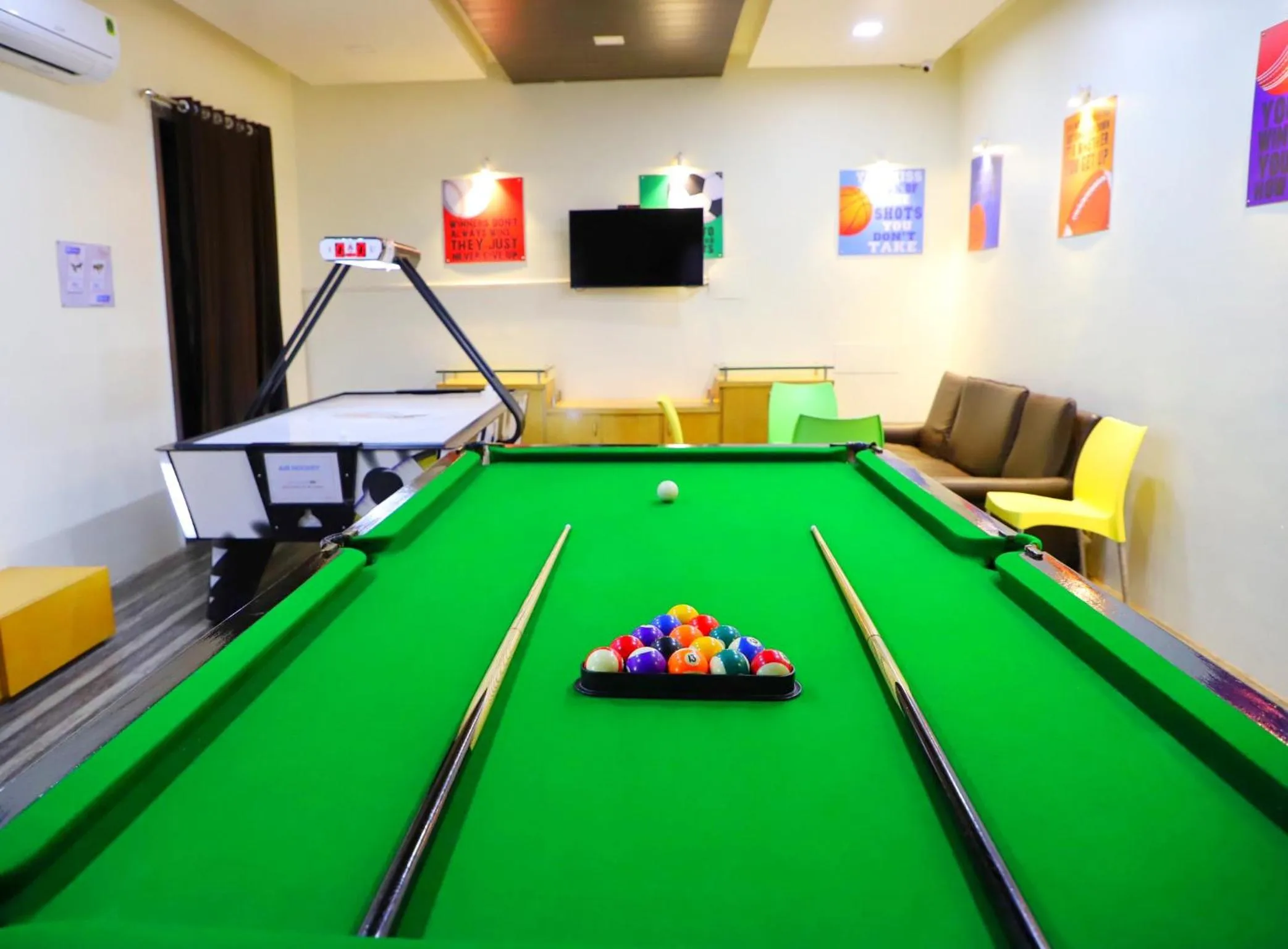 Game Room in Boulevard 9 Luxury Resort & Spa