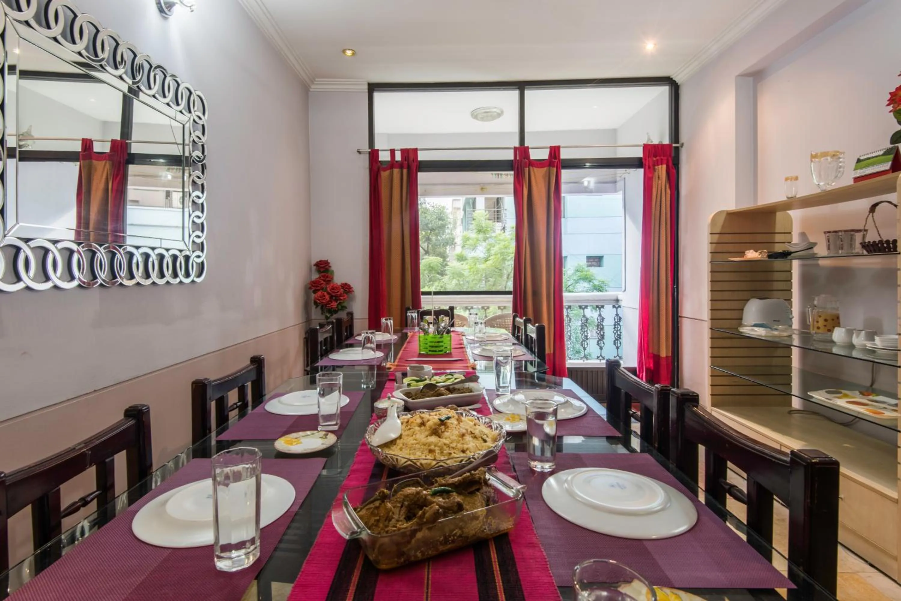 Restaurant/places to eat in Babylon Hotel & Serviced Apartment