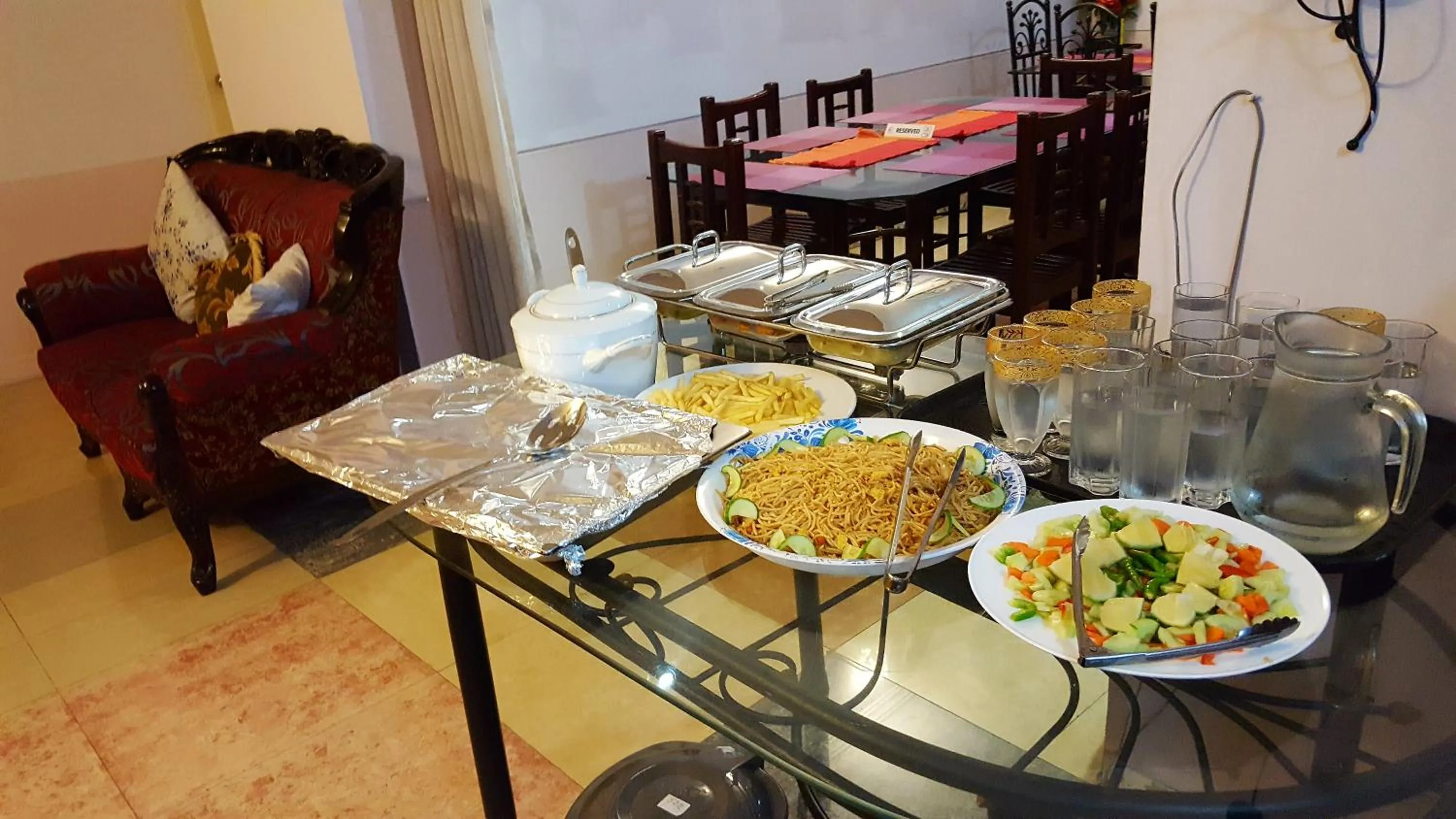 Restaurant/places to eat in Babylon Hotel & Serviced Apartment