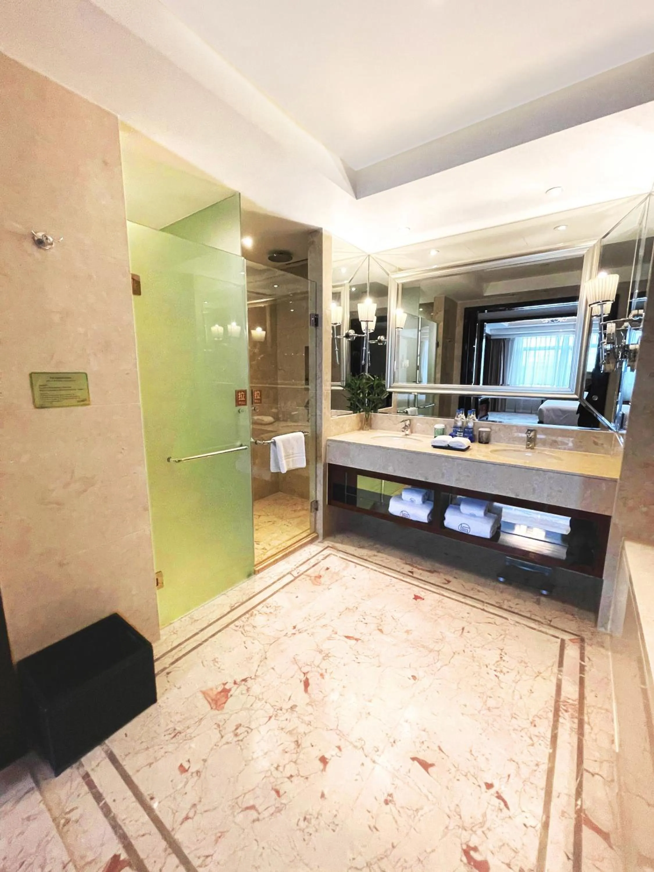 Bathroom in Lv Shou Hotel