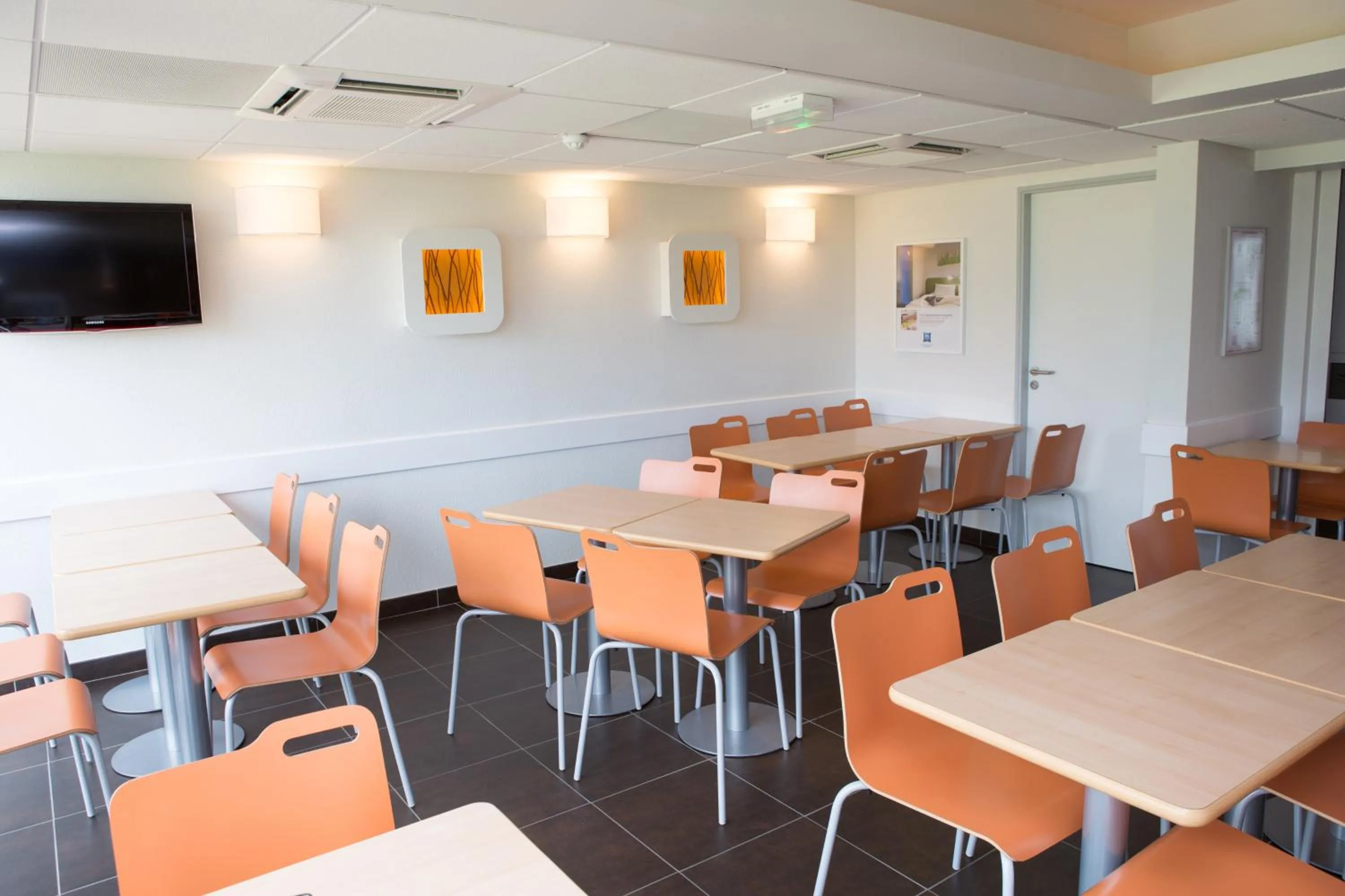 Restaurant/places to eat in ibis budget Romorantin