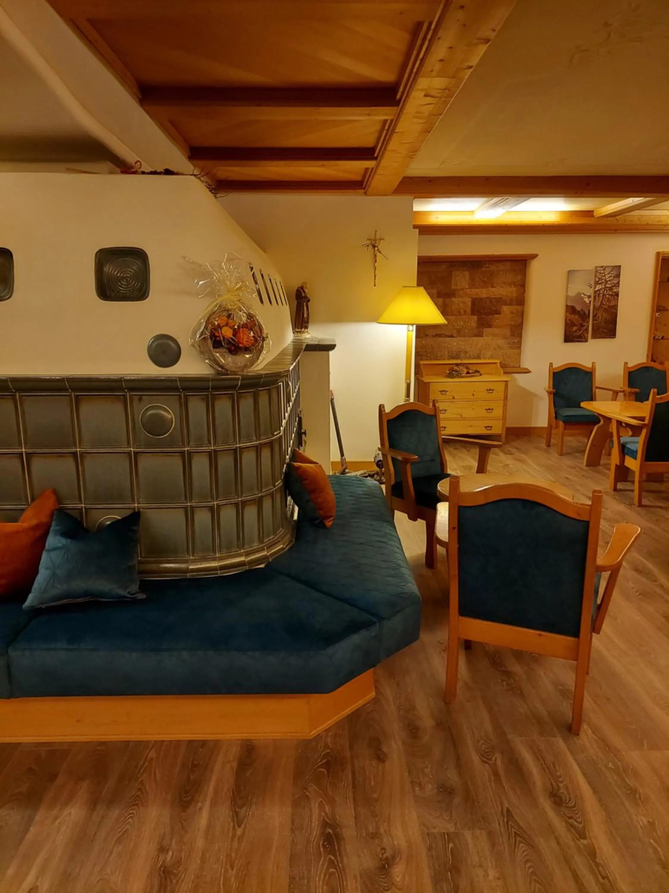 Lounge or bar in Hotel Alpina