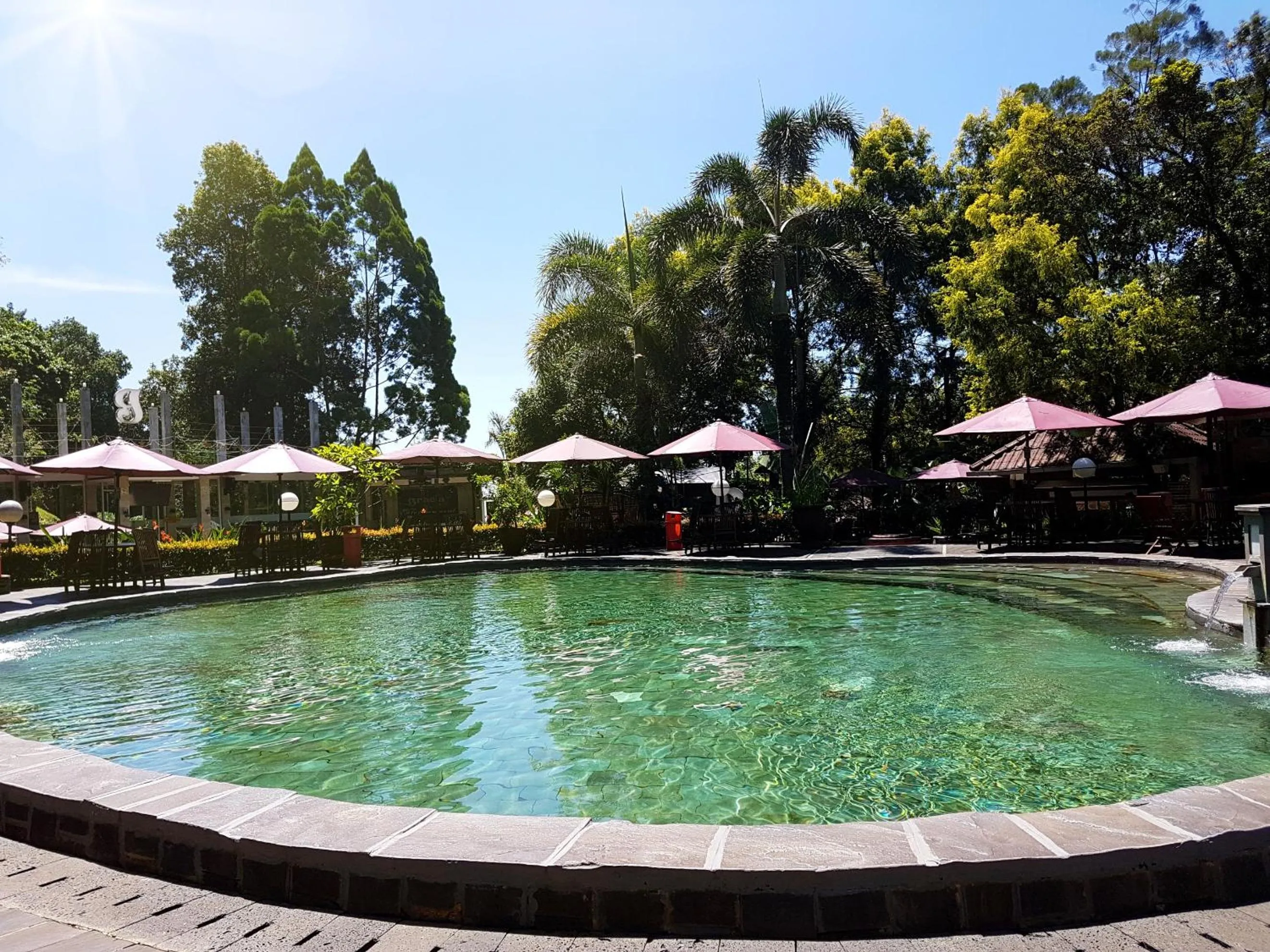 Swimming pool in Gracia Spa Resort Hotel