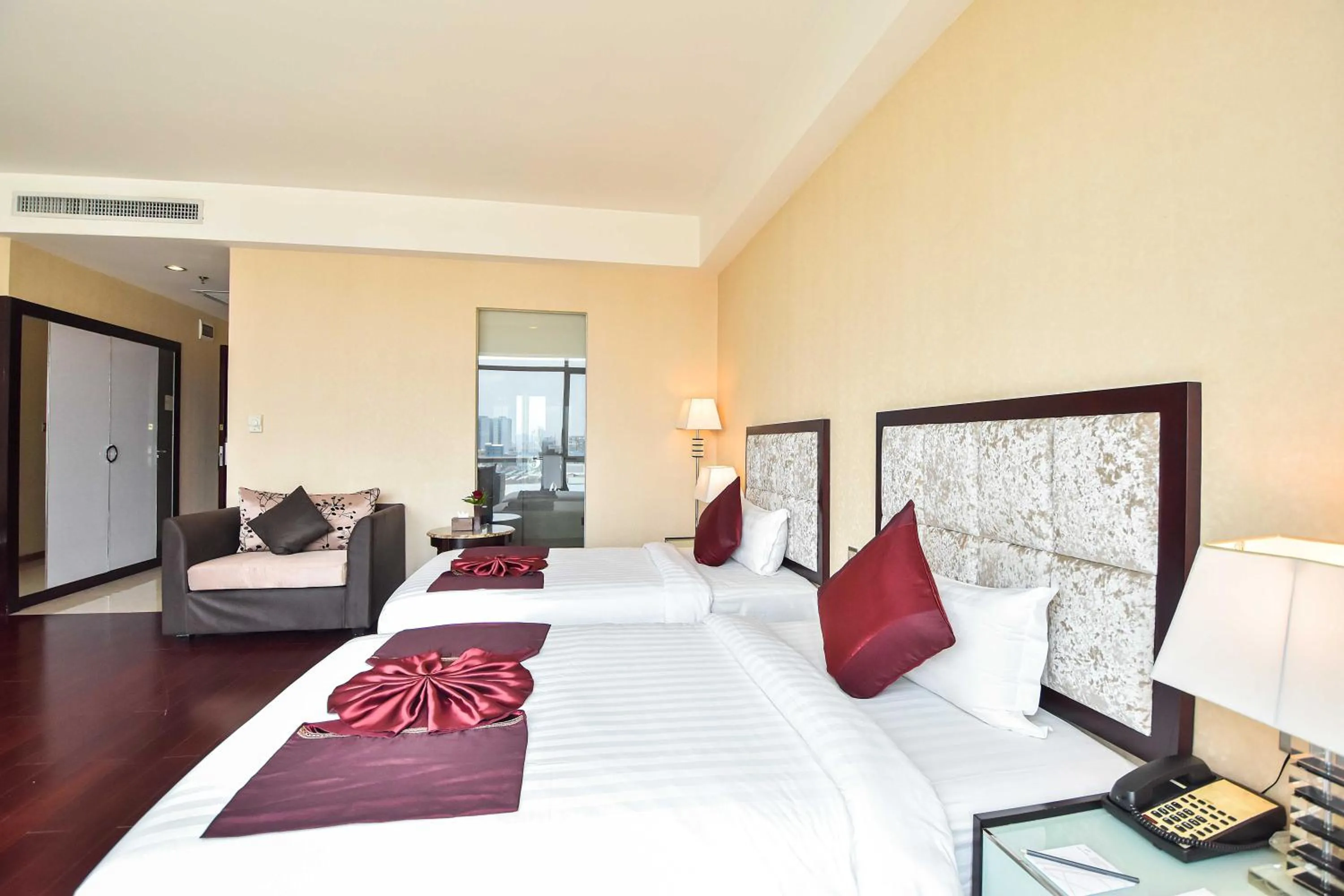 Seating area, Bed in Dara Airport Hotel