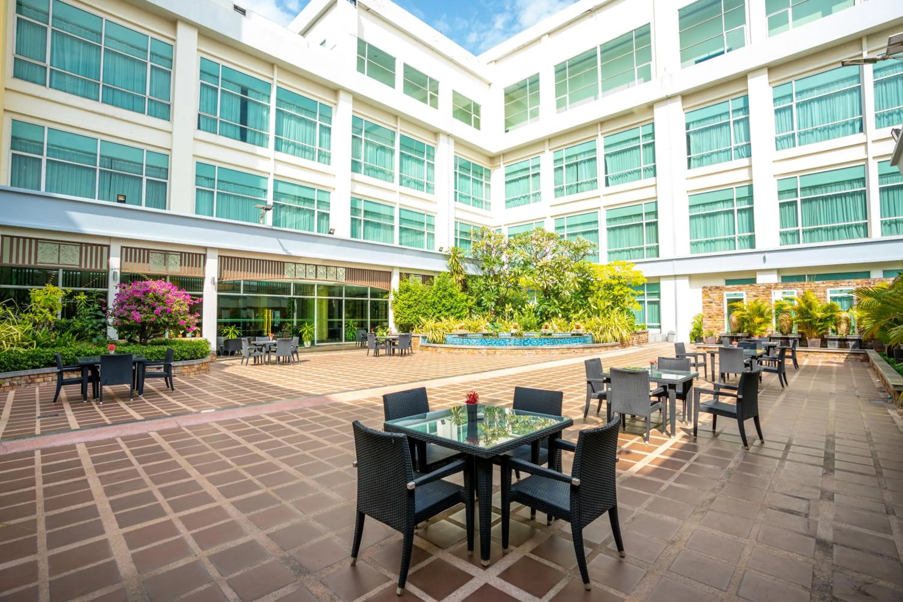 Patio in Dara Airport Hotel