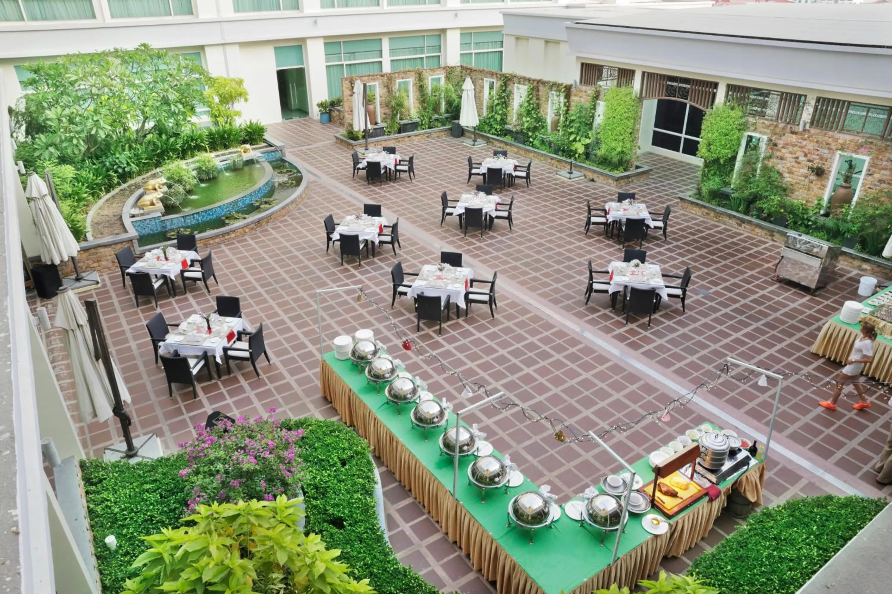 Restaurant/places to eat in Dara Airport Hotel