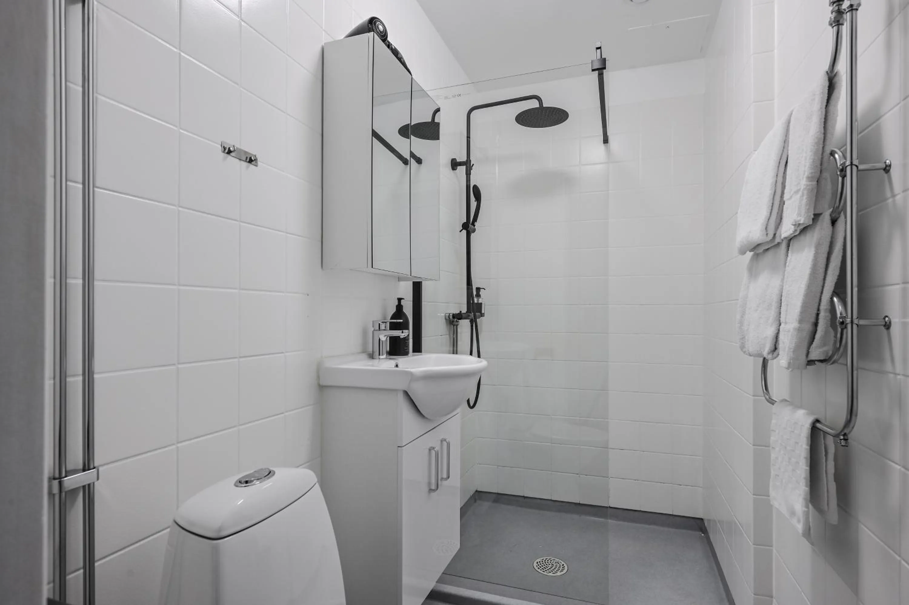 Shower in Hotel Bema