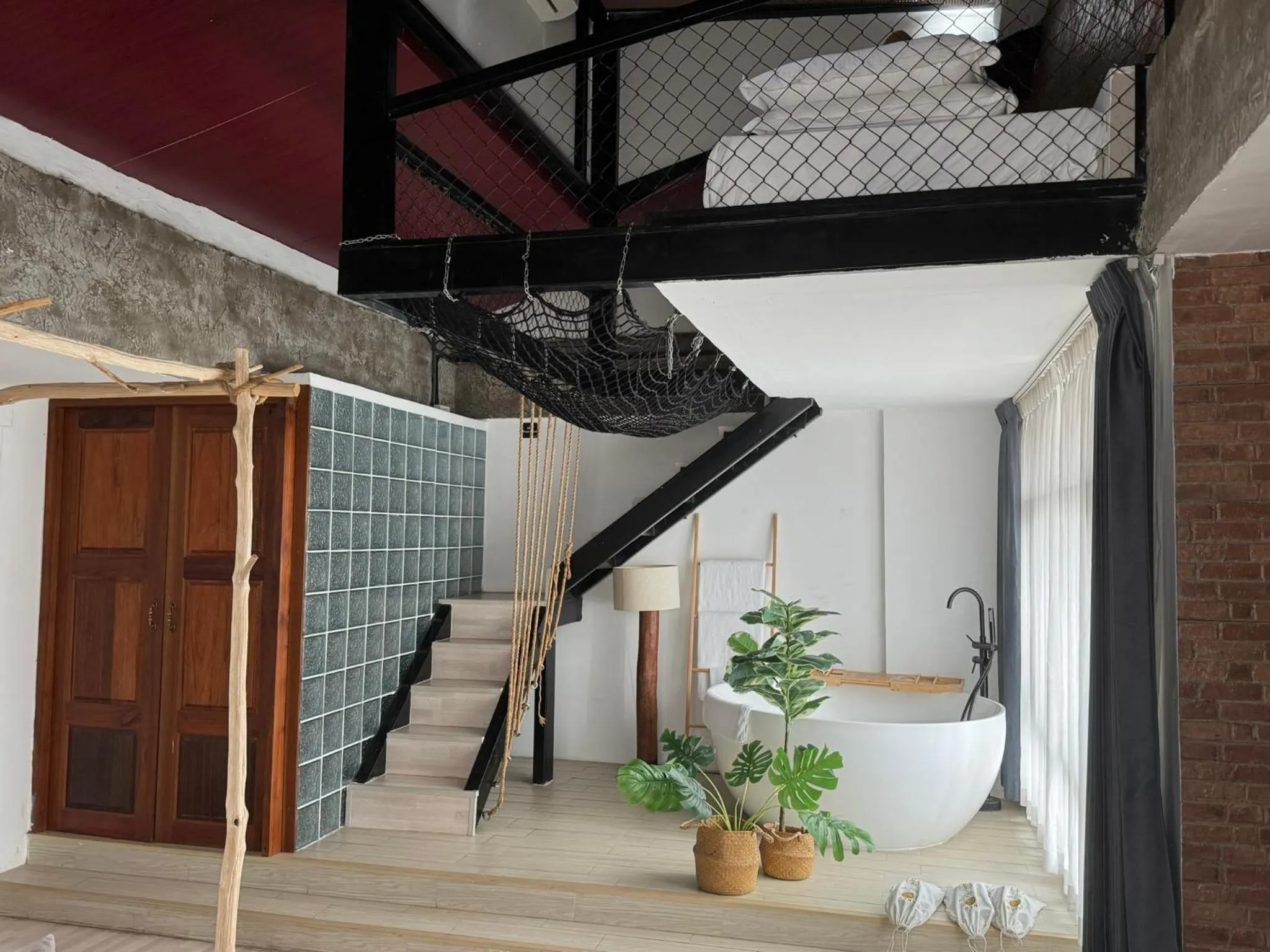 YOLO Bangkok Boutique Hotel