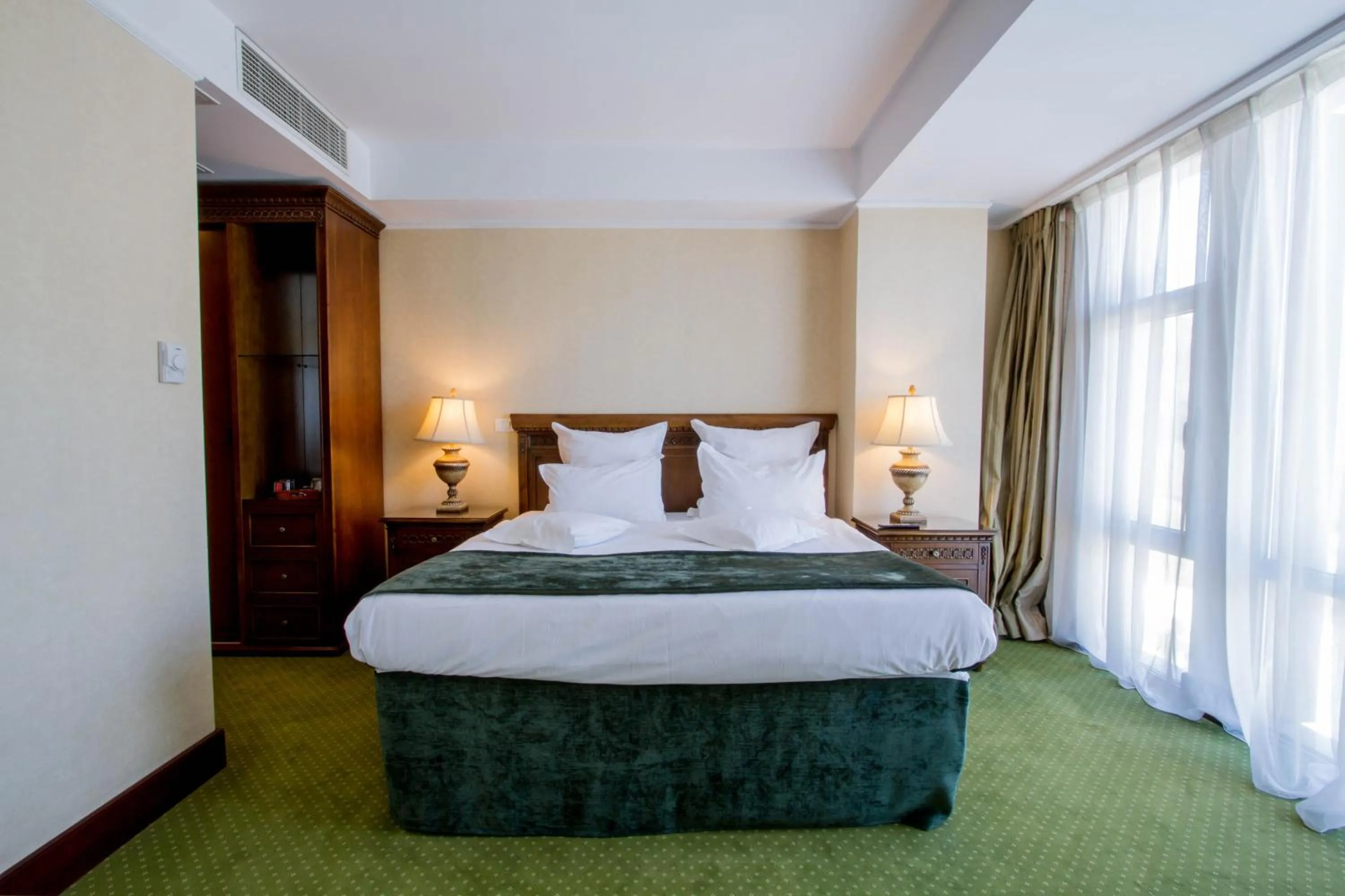 Photo of the whole room, Bed in Ramada by Wyndham Brasov