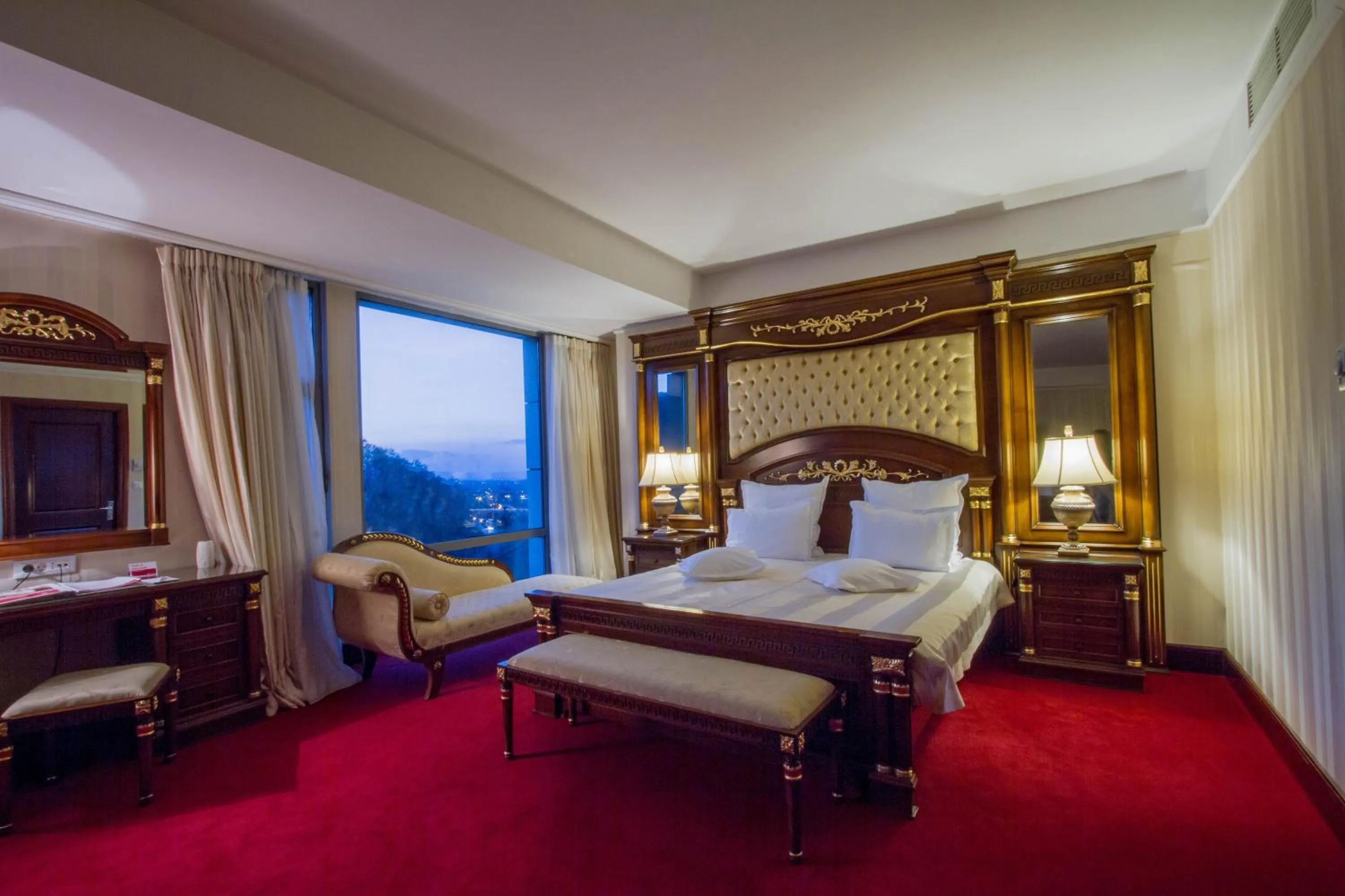 Bed in Ramada by Wyndham Brasov