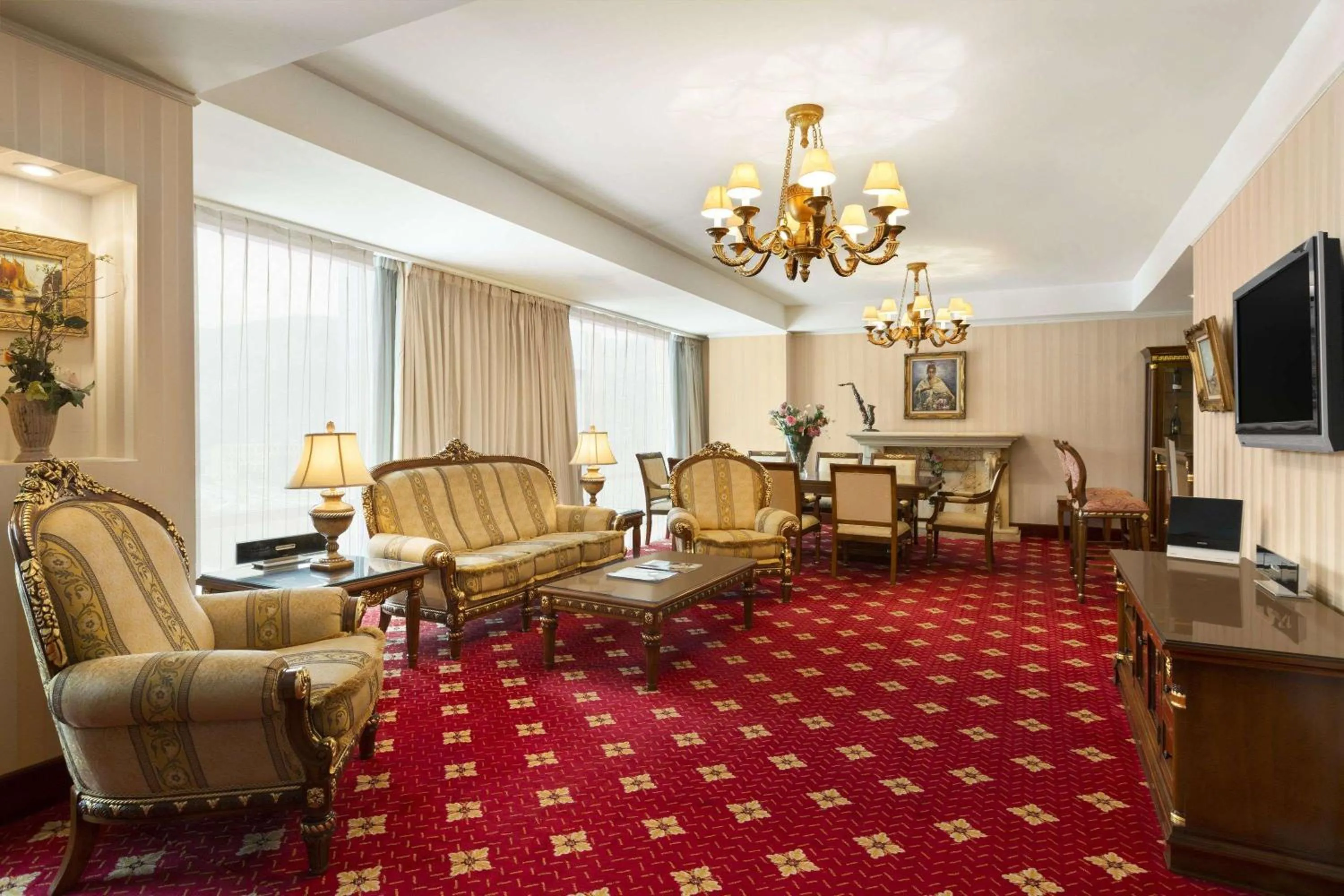 Photo of the whole room, Seating Area in Ramada by Wyndham Brasov