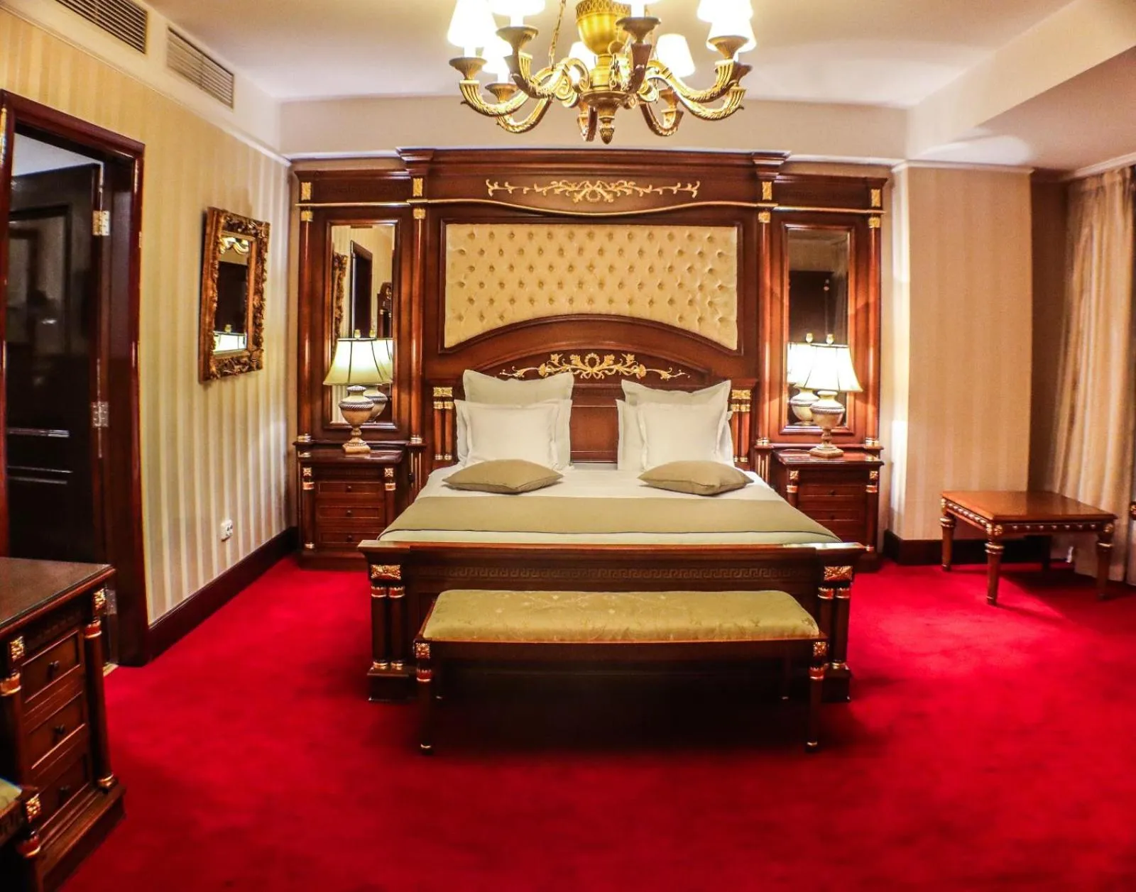 Bed in Ramada by Wyndham Brasov