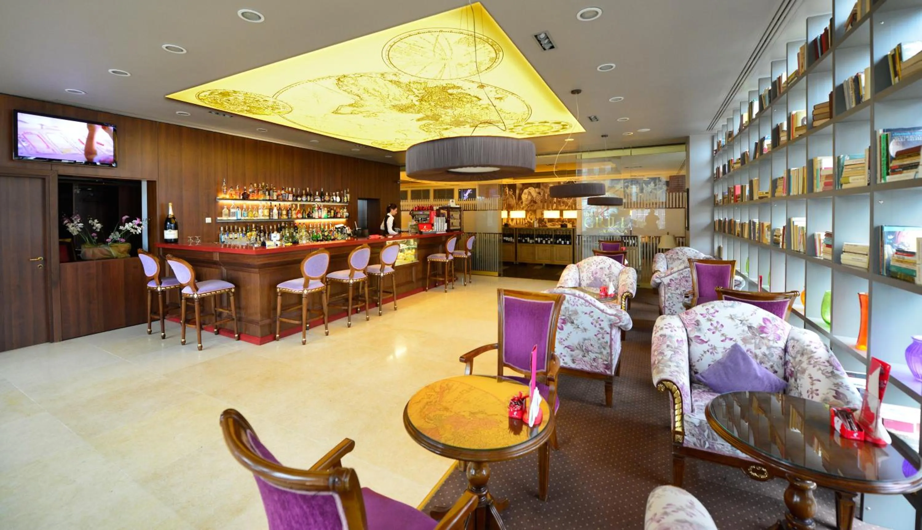 Lounge or bar, Lounge/Bar in Ramada by Wyndham Brasov