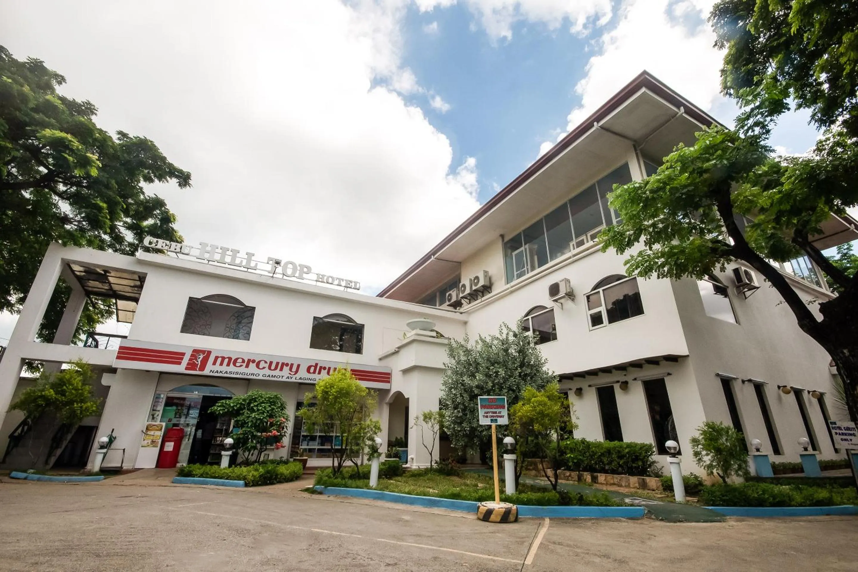 Facade/entrance in Cebu Hilltop Hotel