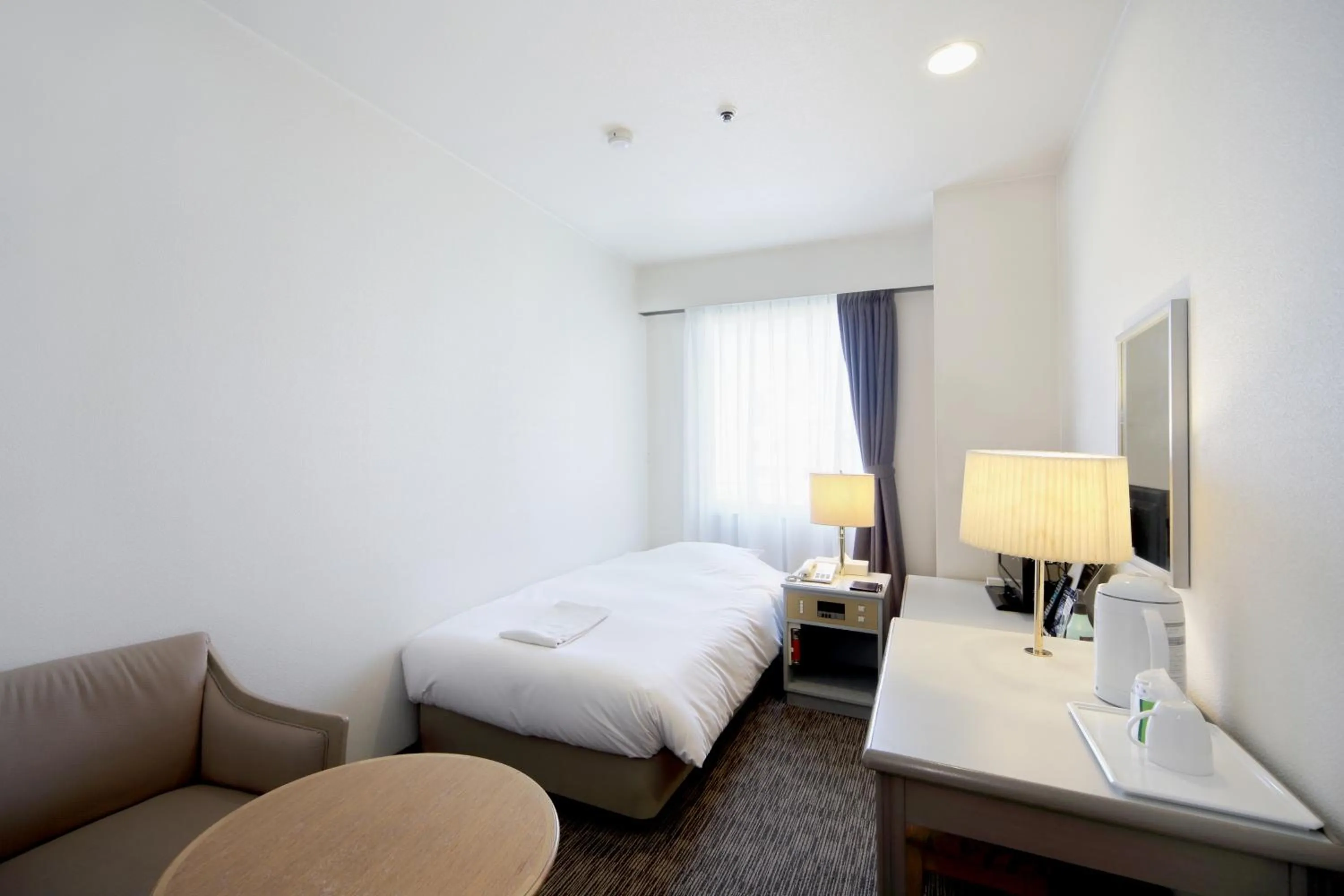 Day, Bed in Asahikawa Toyo Hotel