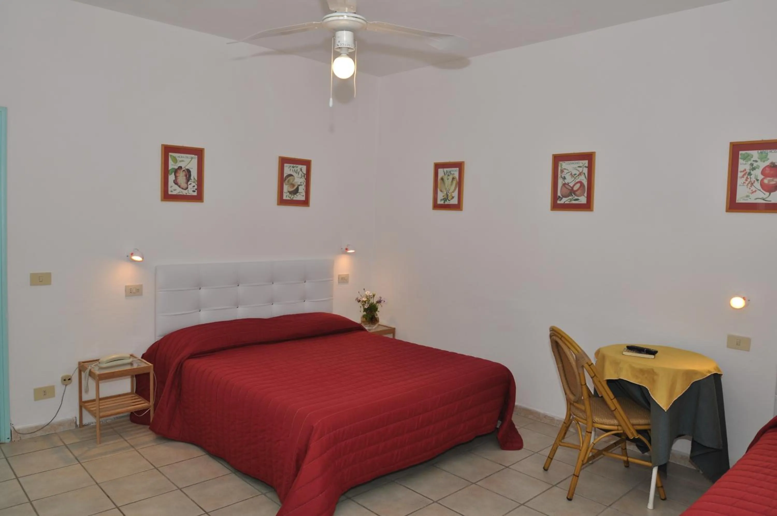 Bedroom, Bed in Hotel Giardino