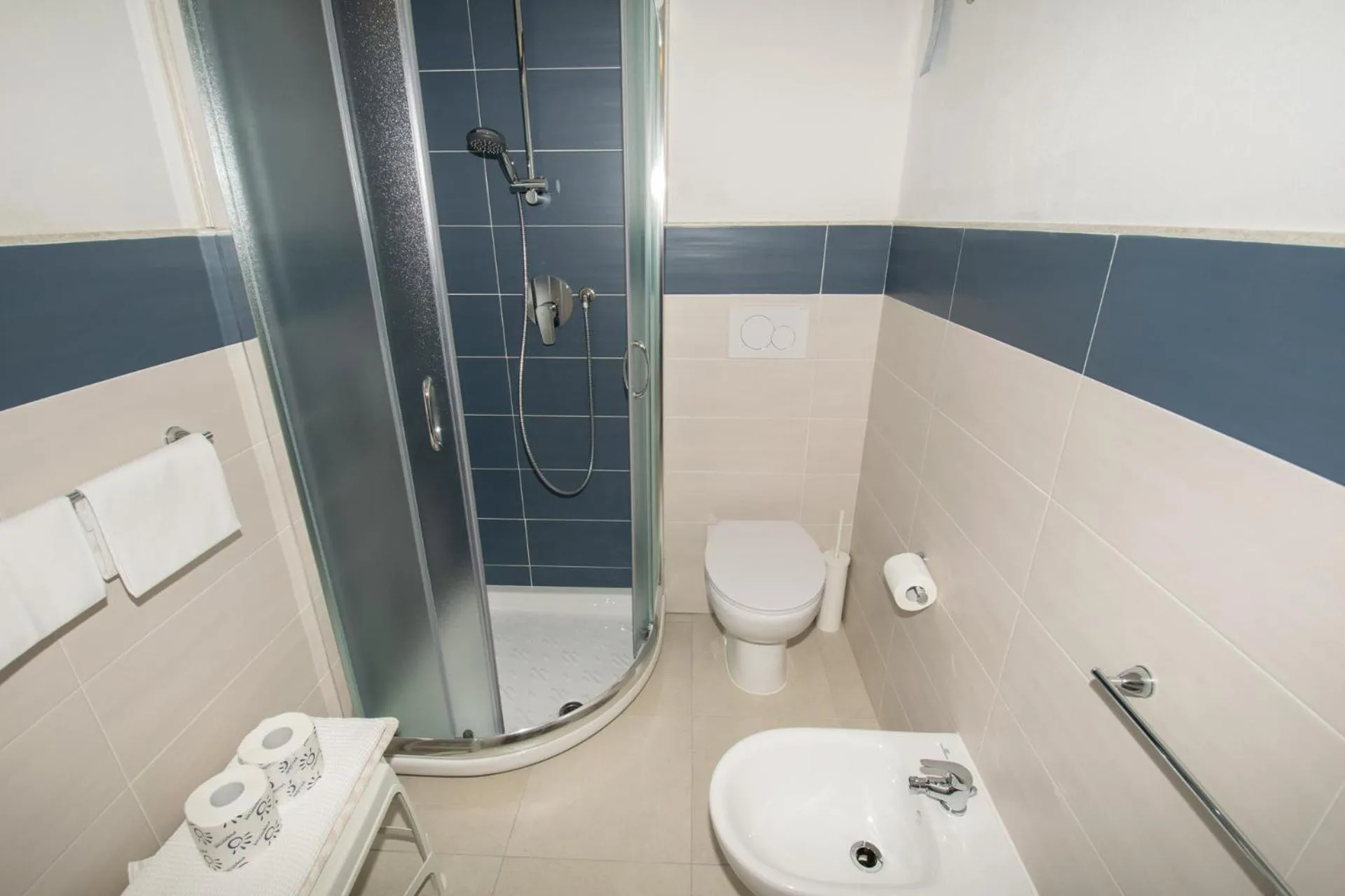 Shower in Hotel Giardino