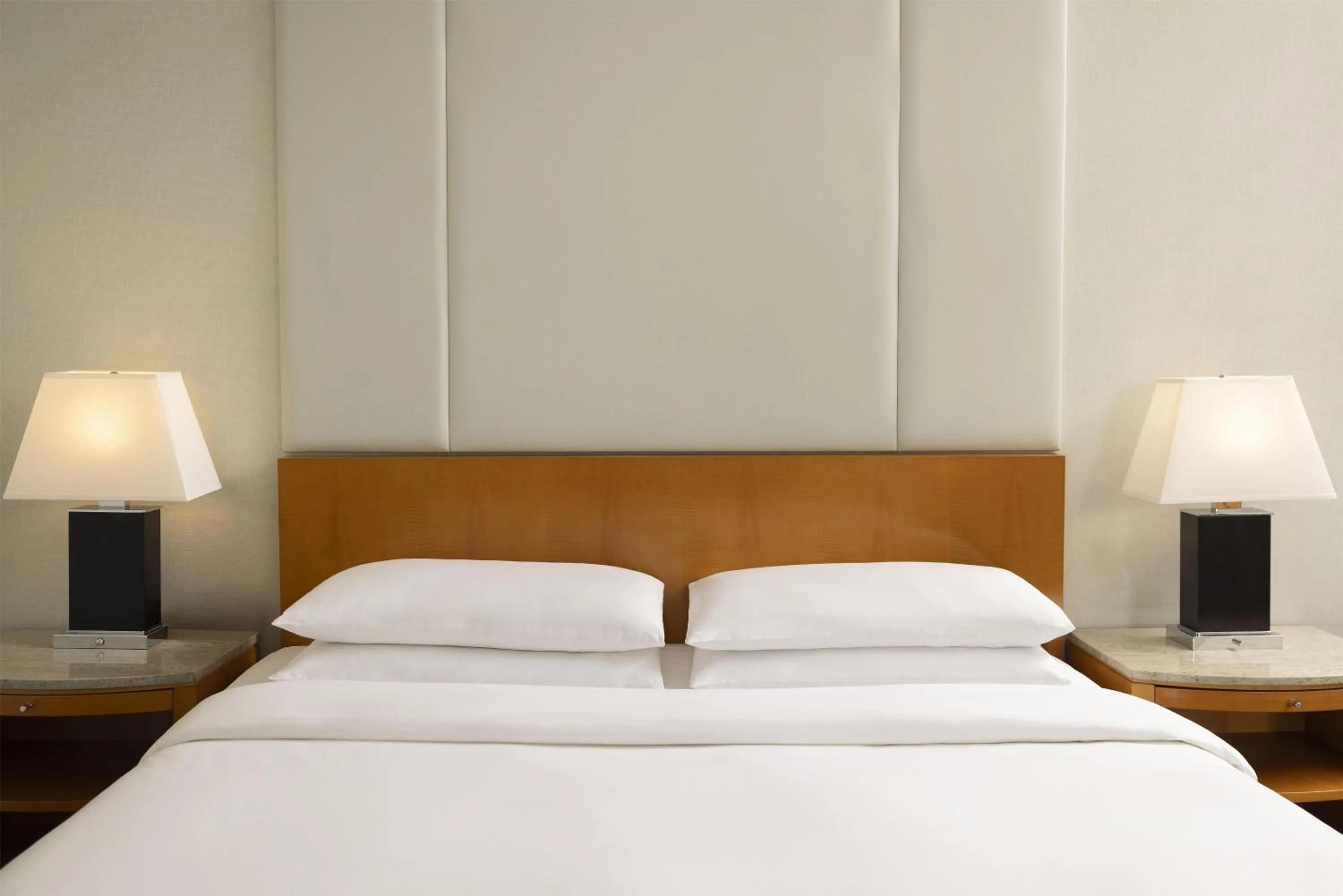 Bedroom, Bed in Grand Hyatt Incheon